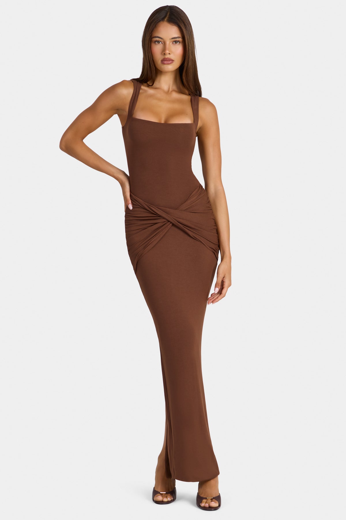 ⁣⁢Modal Maxikleid mit eckigem Ausschnitt in Cocoa Brown⁤⁣ - 1