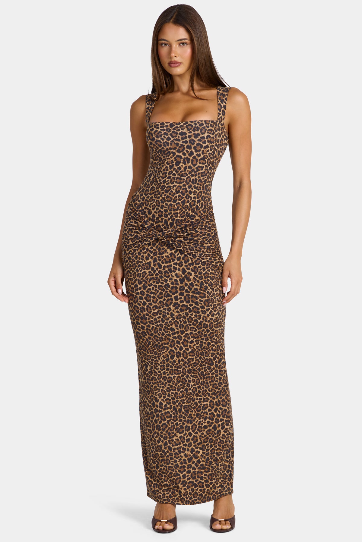 ⁣⁢Maxikleid aus Modal mit eckigem Ausschnitt in Leo-Print⁤⁣ - 1