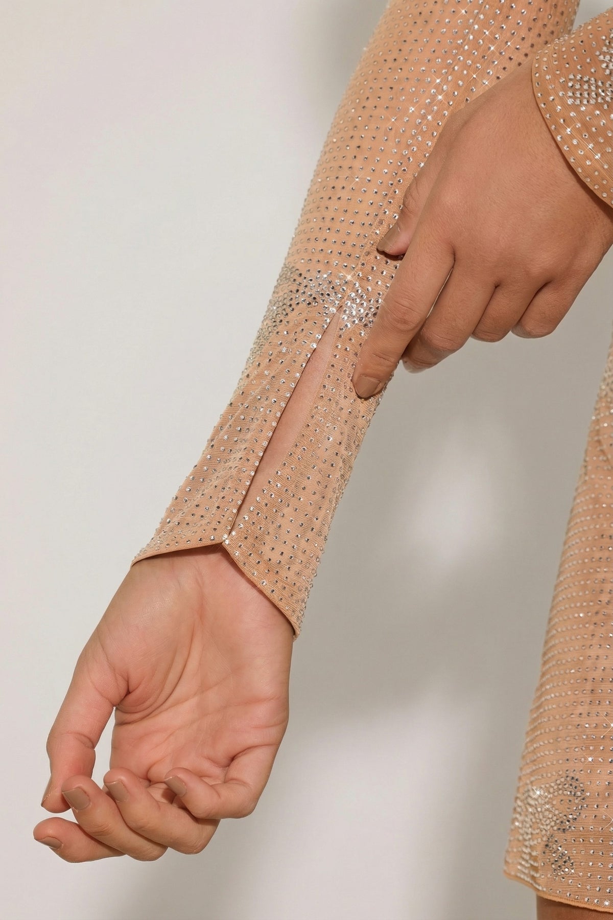 ⁣⁢Verzierter Mid-Waist-A-Linien-Minirock in Mandel⁤⁣