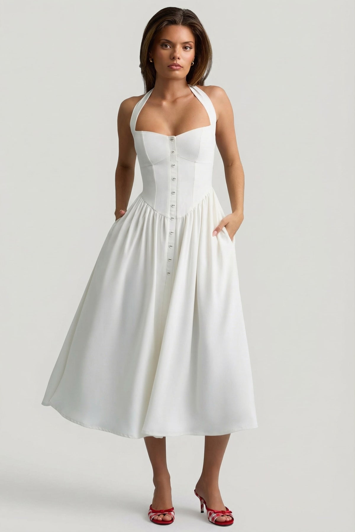 ⁣⁢Neckholder-Midaxikleid mit Knopfdetail in Weiß⁤⁣