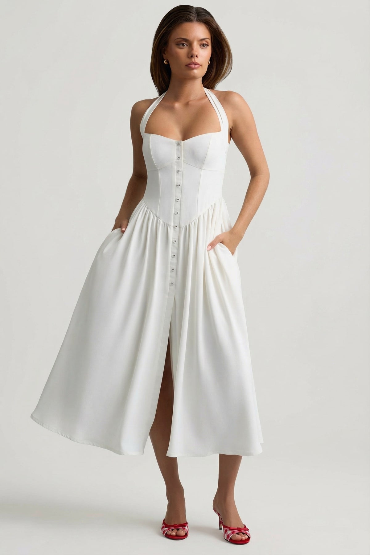 ⁣⁢Neckholder-Midaxikleid mit Knopfdetail in Weiß⁤⁣