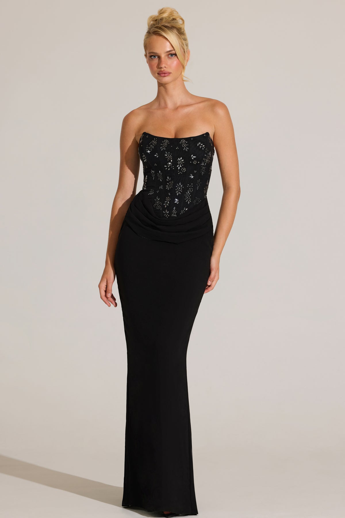 ⁣⁢Verziertes Korsett-Maxikleid in Schwarz⁤⁣ - 1