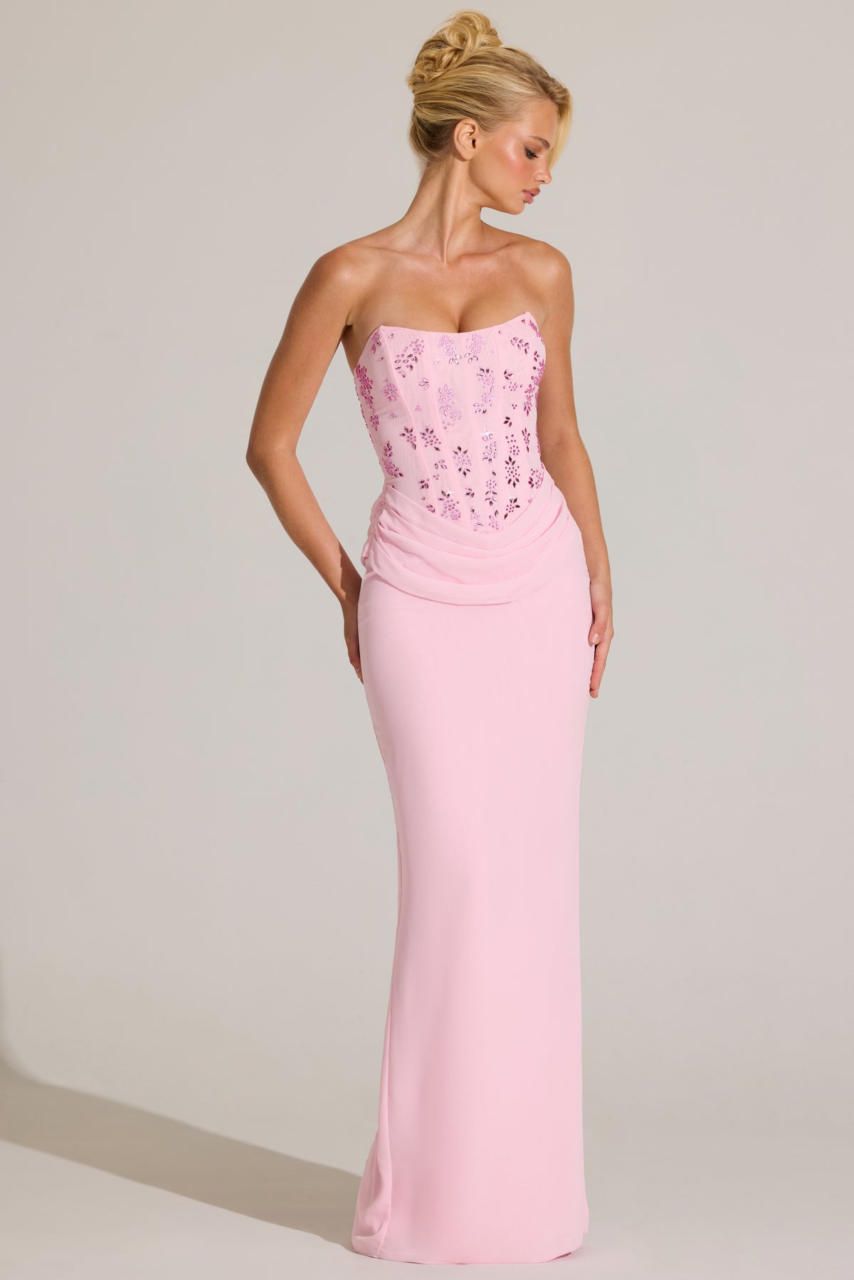⁣⁢Verziertes Korsett-Maxikleid in Blossom Pink⁤⁣