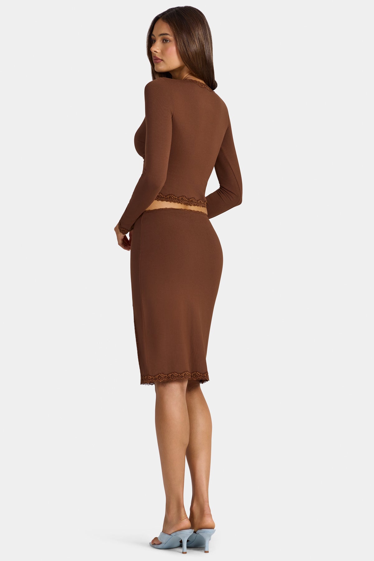 ⁣⁢Midirock aus Modal mit Spitzenbesatz und tiefem Bund in Cocoa Brown⁤⁣ - 2
