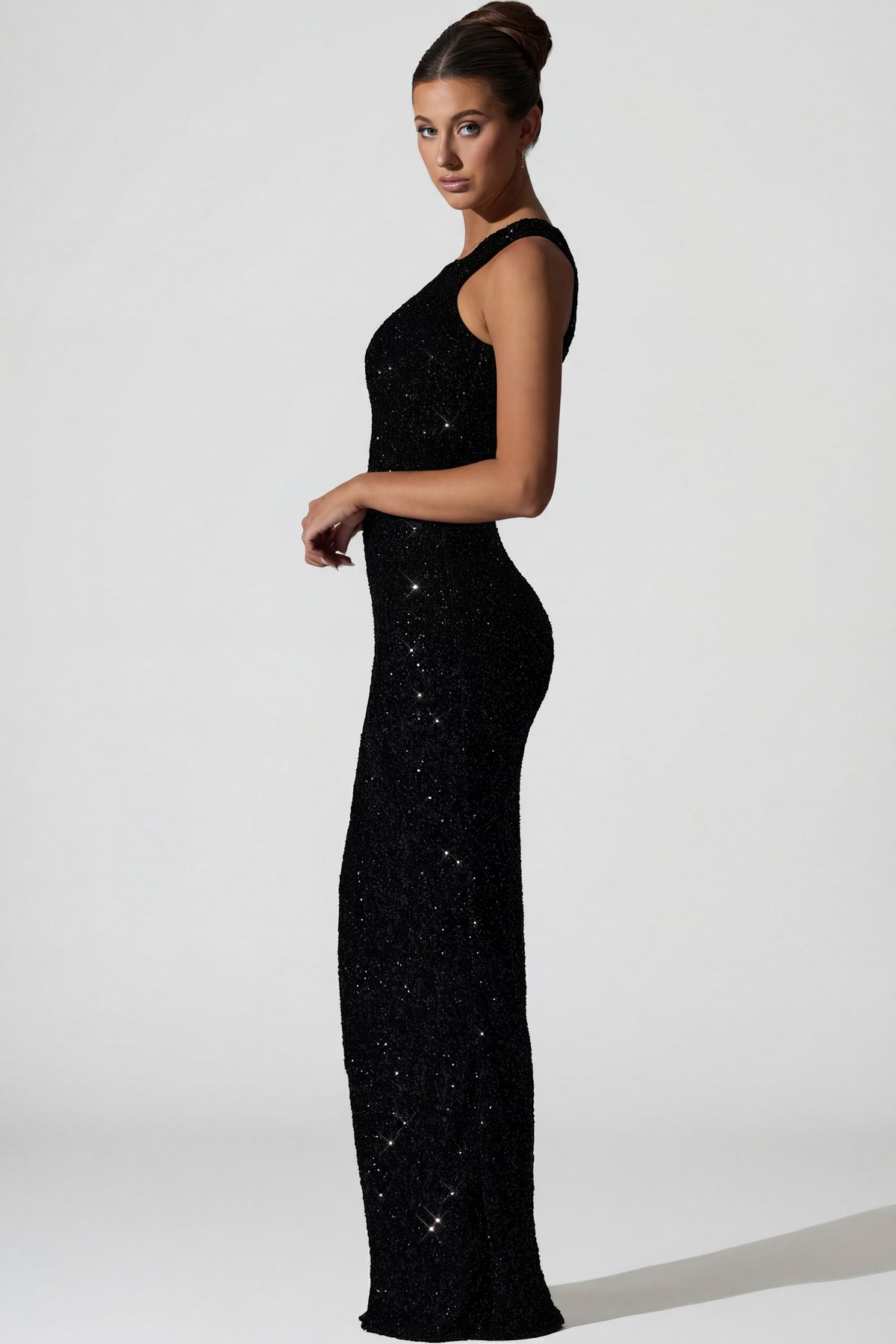 ⁣⁢Verziertes asymmetrisches Cut-out-Abendkleid in Schwarz⁤⁣