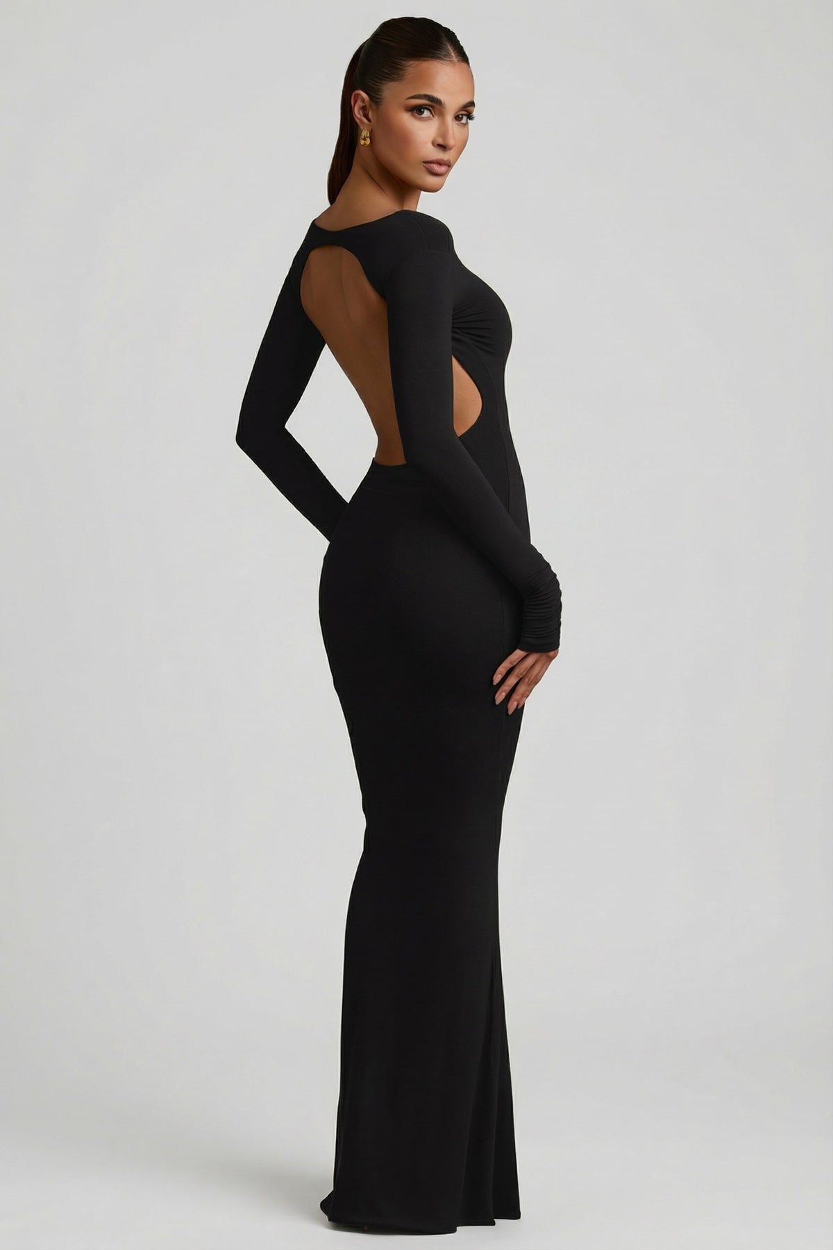 ⁣⁢Gerafftes rückenfreies Modal-Maxikleid in Schwarz⁤⁣