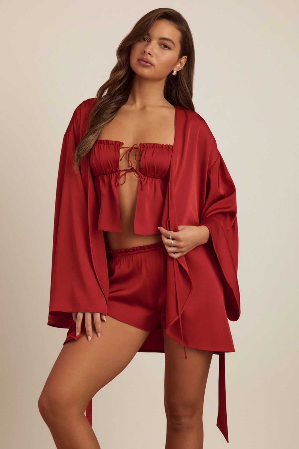 ⁣⁢Verzierte Wickel-Robe in lockerem Schnitt in Rubinrot⁤⁣