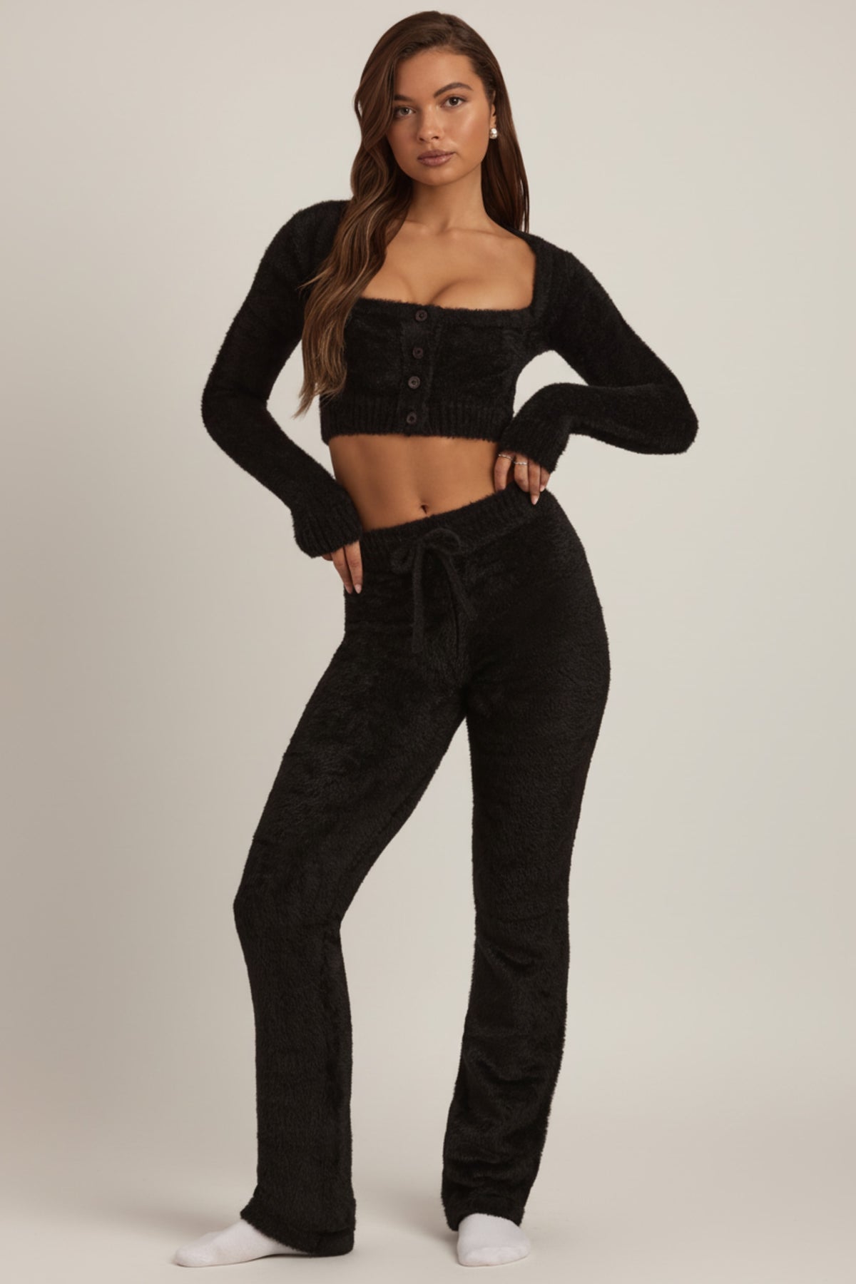 ⁣⁢Wide-Leg-Hose aus flauschigem Strick in Schwarz⁤⁣