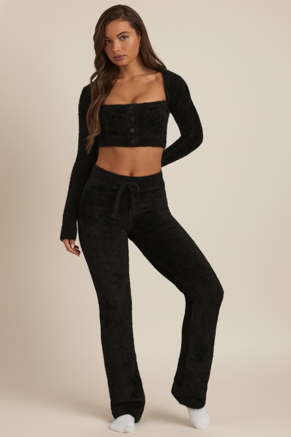 ⁣⁢Wide-Leg-Hose aus flauschigem Strick in Schwarz⁤⁣