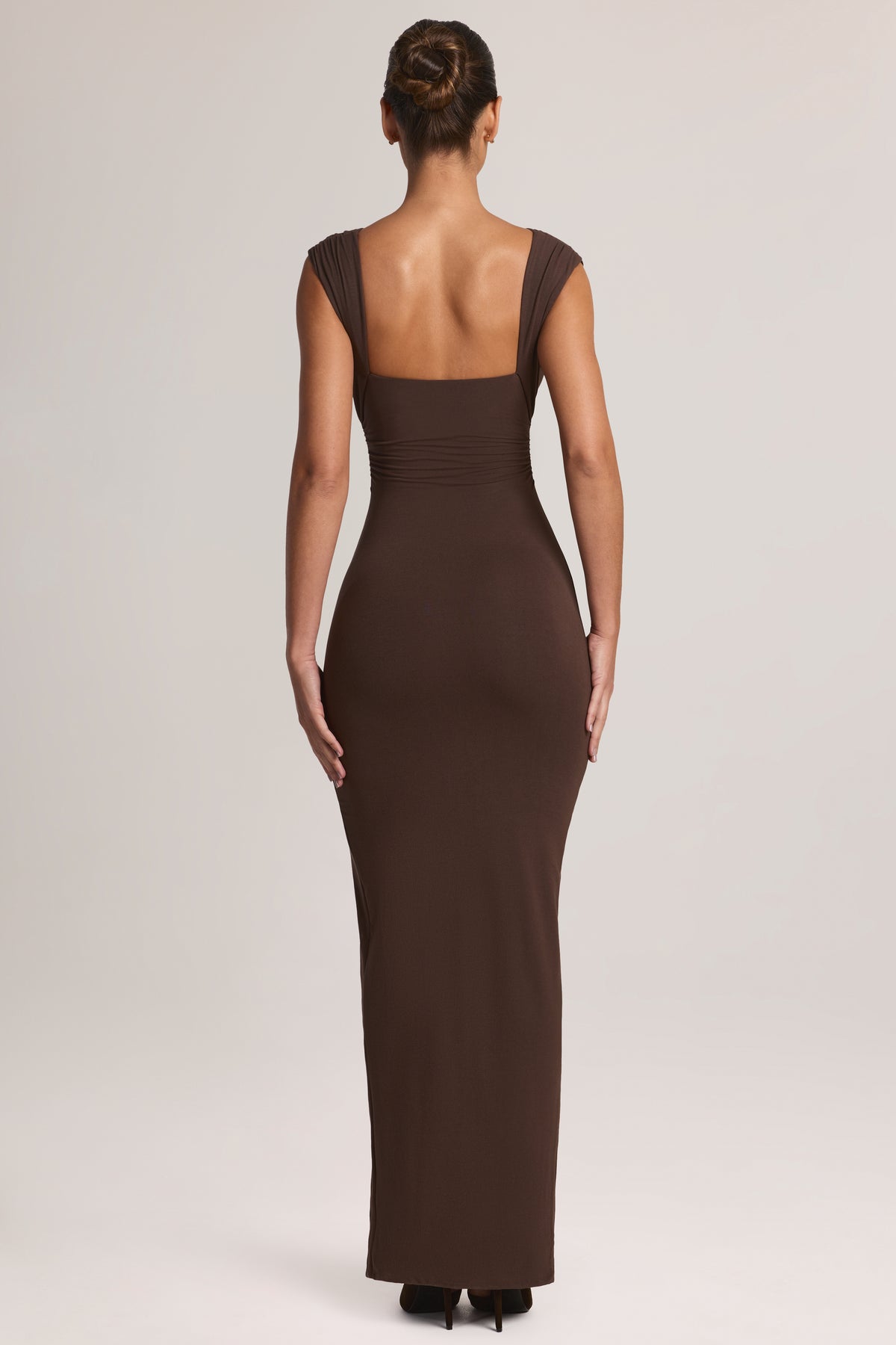 ⁣⁢Maxikleid aus Modal mit tiefem Ausschnitt in Chocolate Brown⁤⁣ - 2