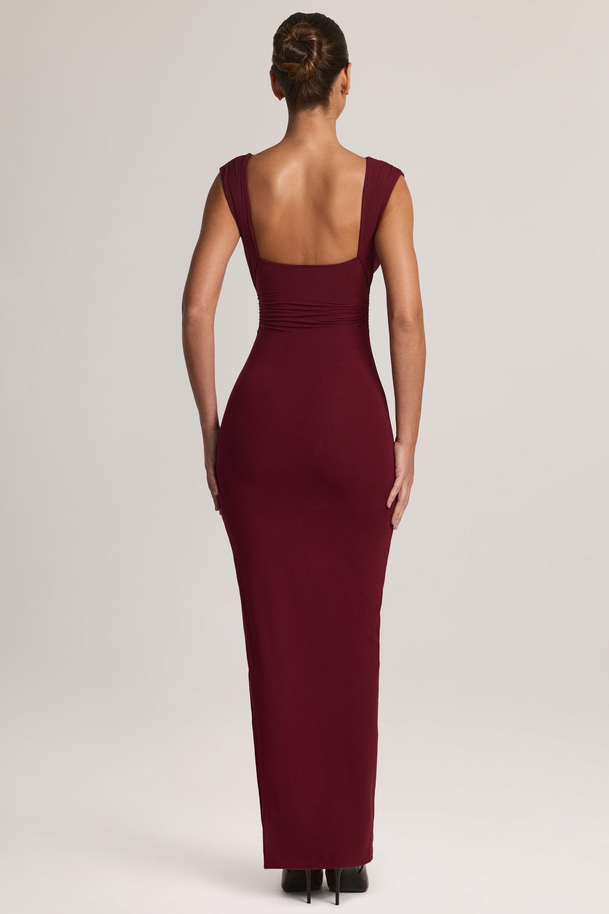 ⁣⁢Modal Maxikleid mit tiefem Ausschnitt in Weinrot⁤⁣ - 2