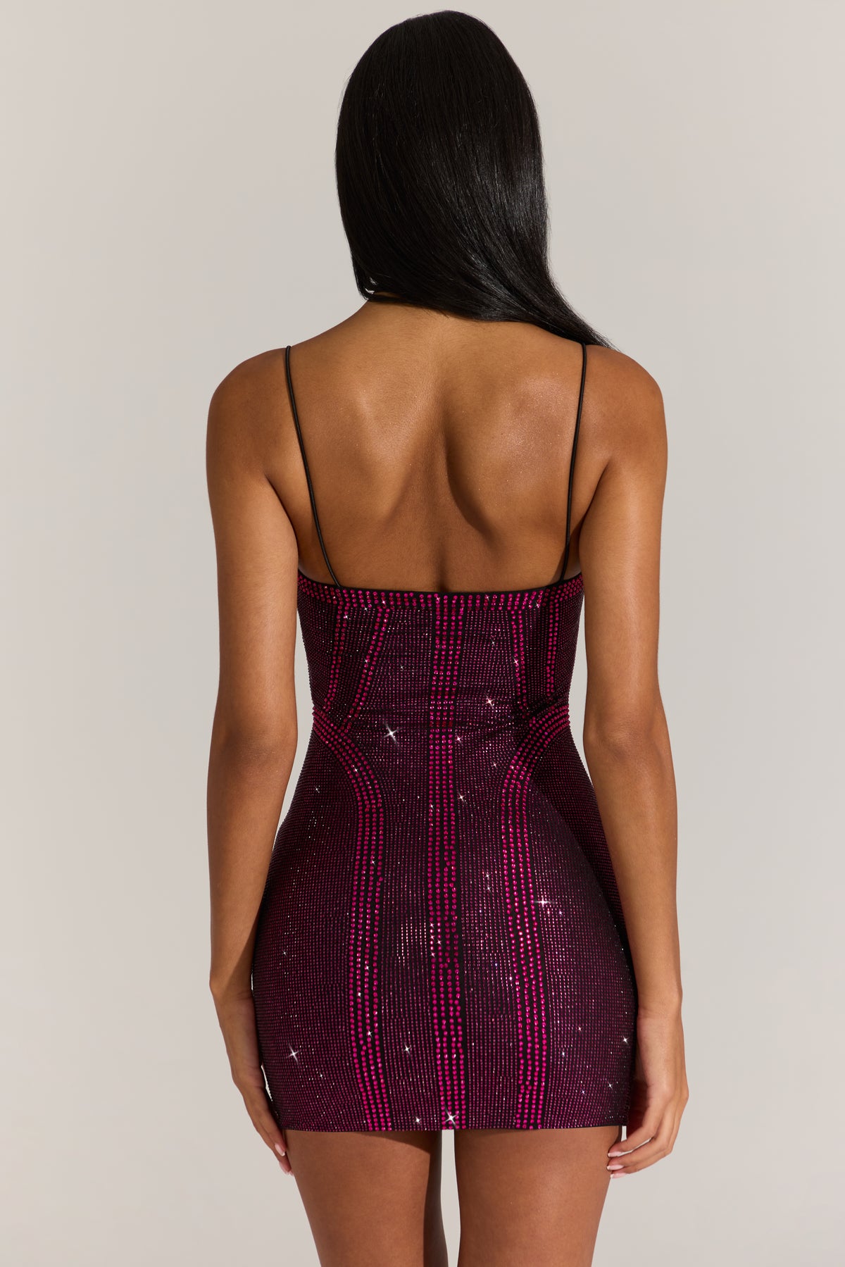⁣⁢Verziertes Neckholder-Minikleid in Fuchsia-Pink⁤⁣