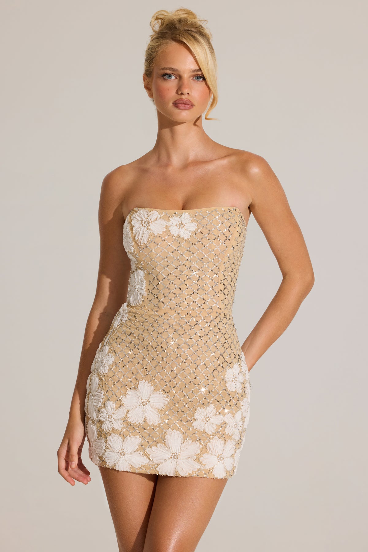 ⁣⁢Verziertes Bodycon-Minikleid in Gold⁤⁣ - 1