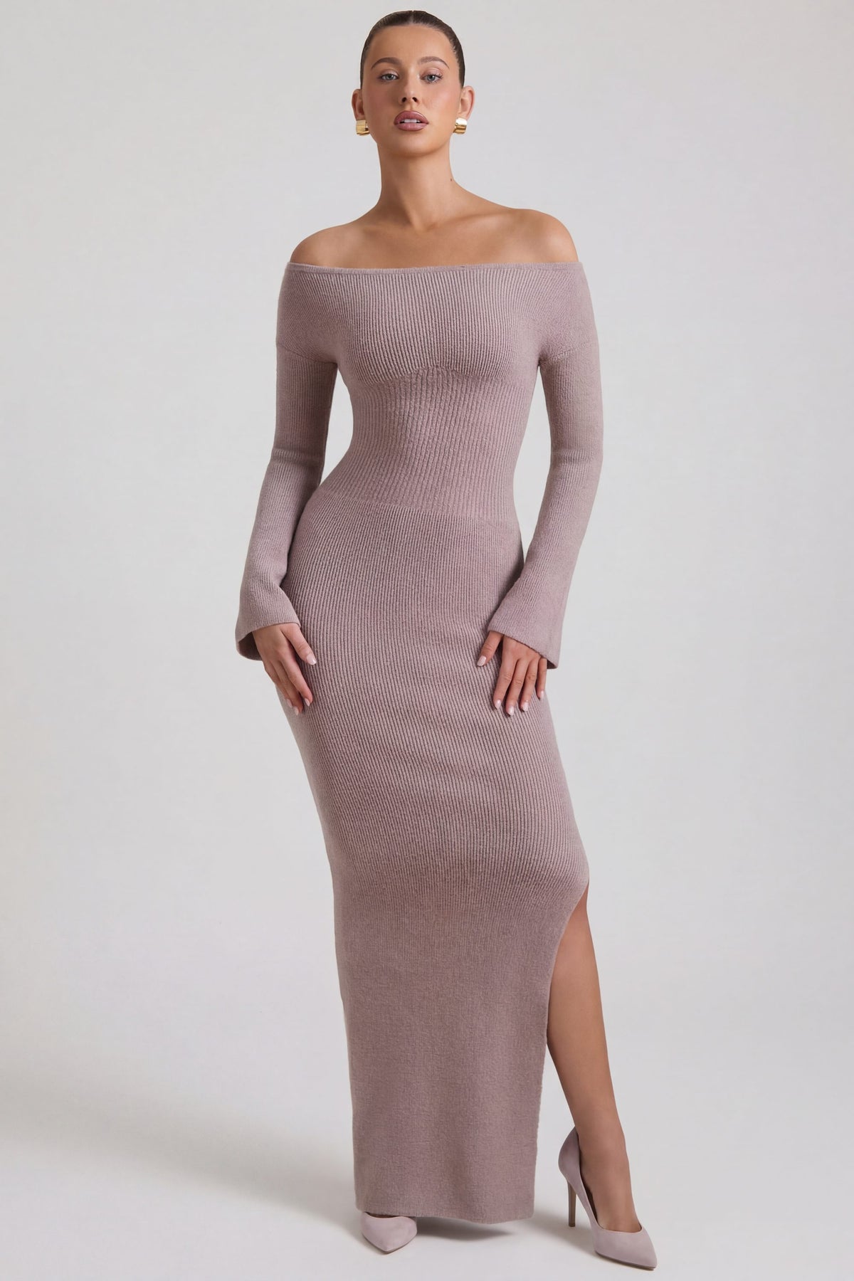 ⁣⁢Geripptes Maxikleid, schulterfrei in Taupe⁤⁣