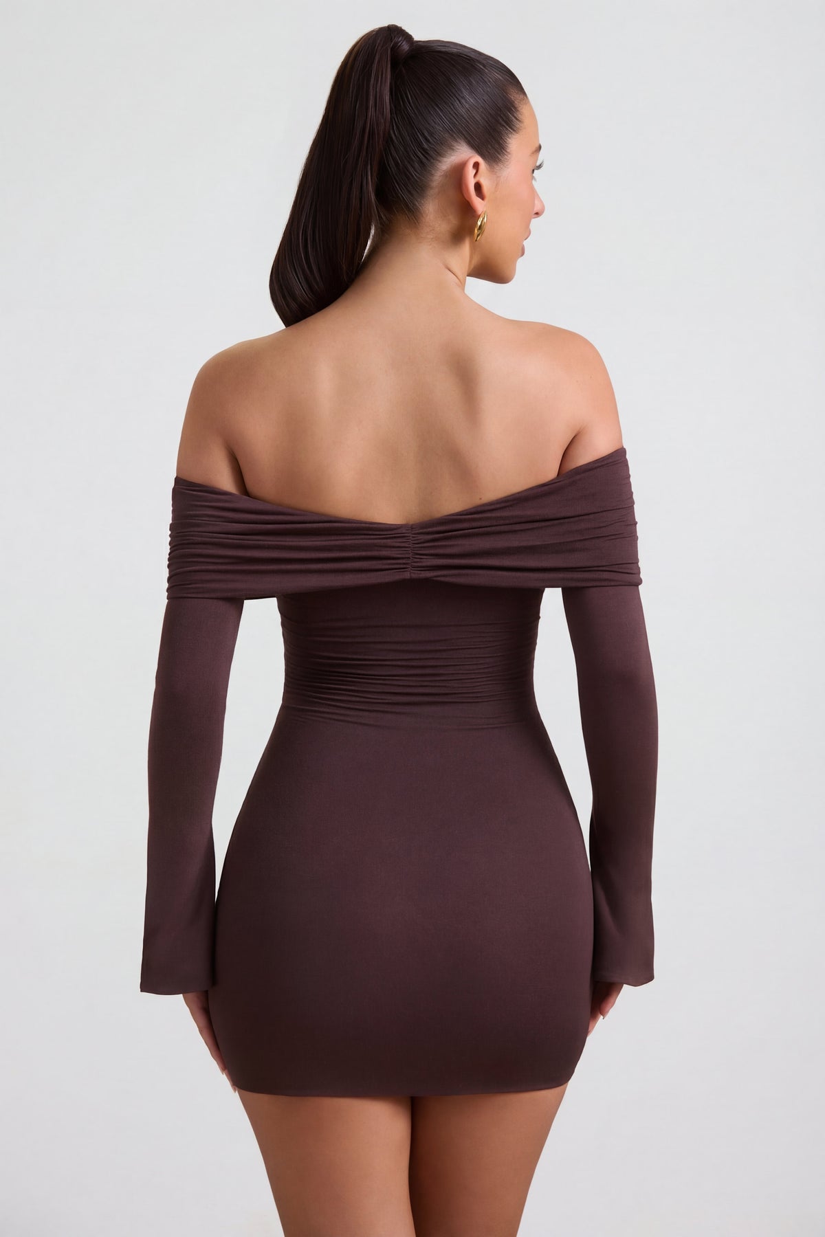 ⁣⁢Modal-Kaschmir-Mischung Off-Shoulder gerafftes Minikleid in Espresso⁤⁣ - 2