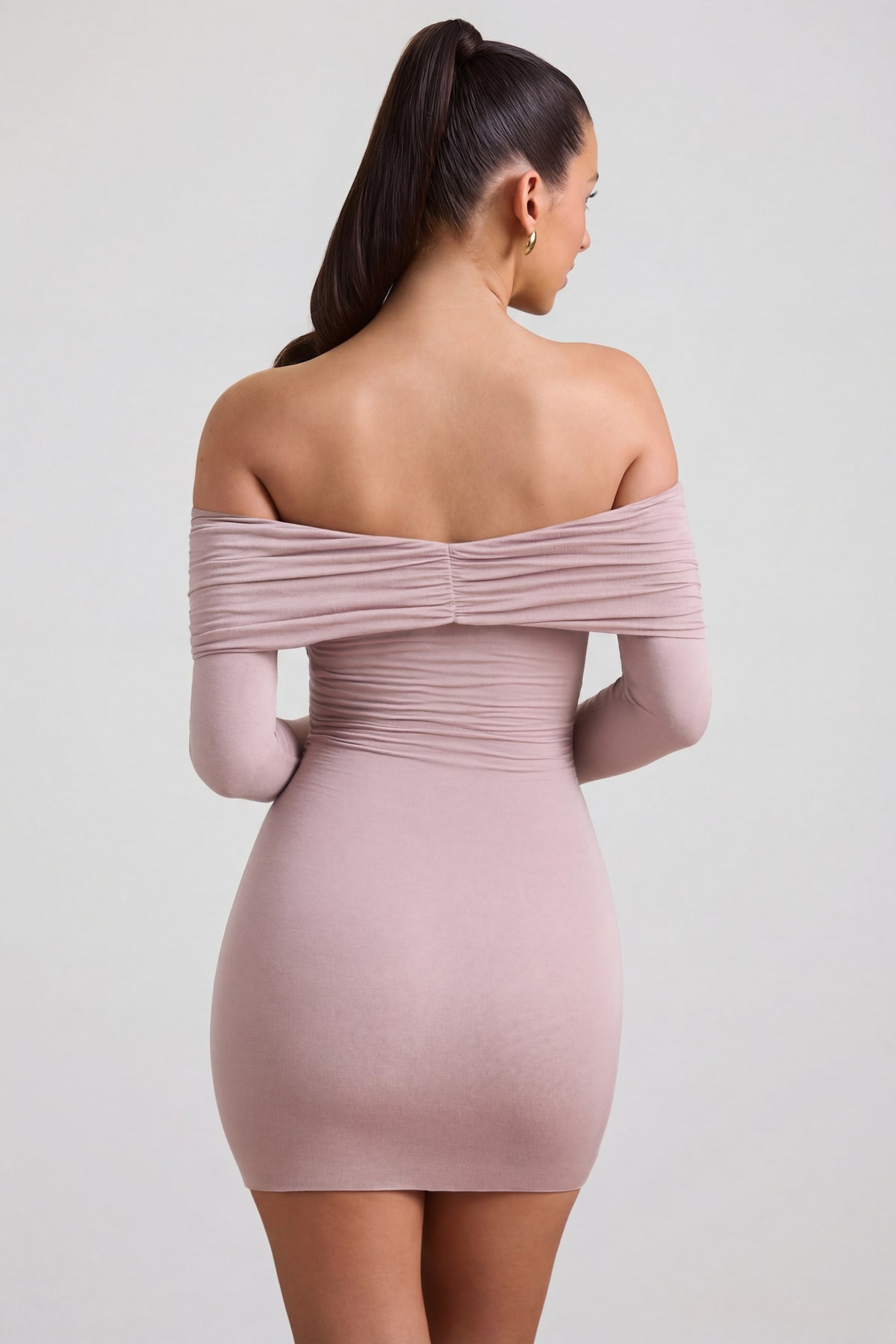 ⁣⁢Mini-Kleid aus Modal-Kaschmir-Mischung mit Carmen-Ausschnitt und Raffungen in Taupe⁤⁣ - 2