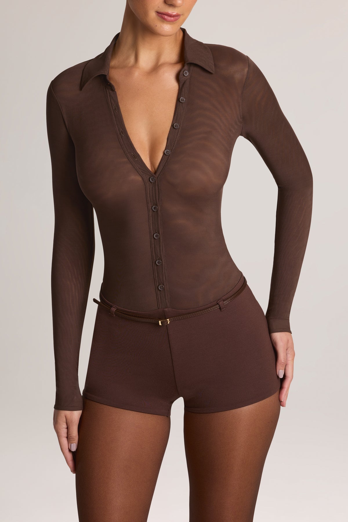 ⁣⁢Jumpsuit mit durchgehender Knopfleiste und langen Ärmeln in Schokoladenbraun⁤⁣ - 1