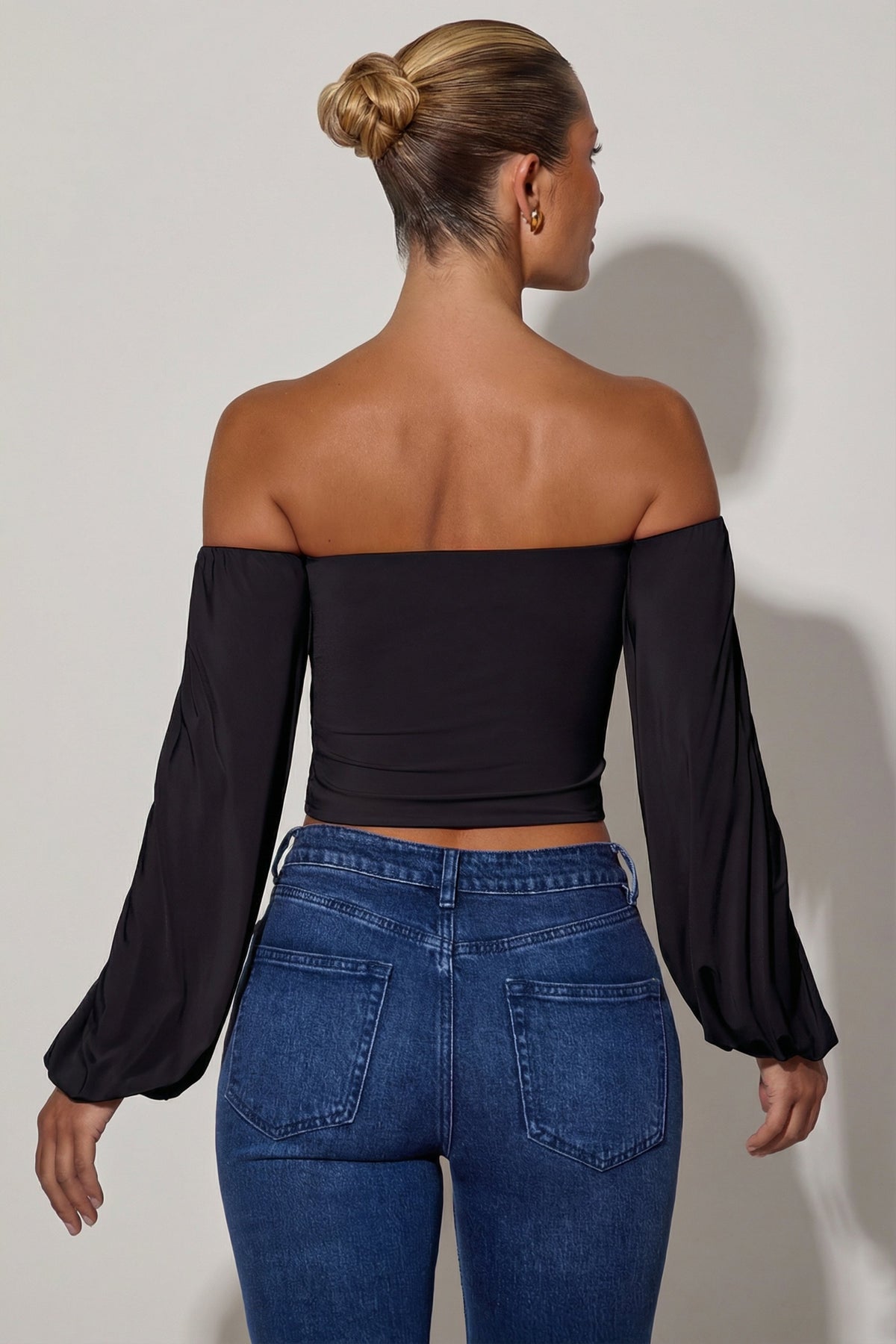 ⁣⁢Off-Shoulder Drapierte Ballonärmel-Top in Schwarz⁤⁣