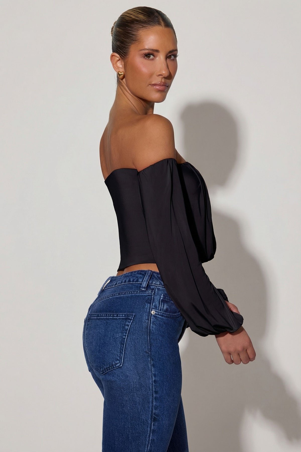 ⁣⁢Off-Shoulder Drapierte Ballonärmel-Top in Schwarz⁤⁣