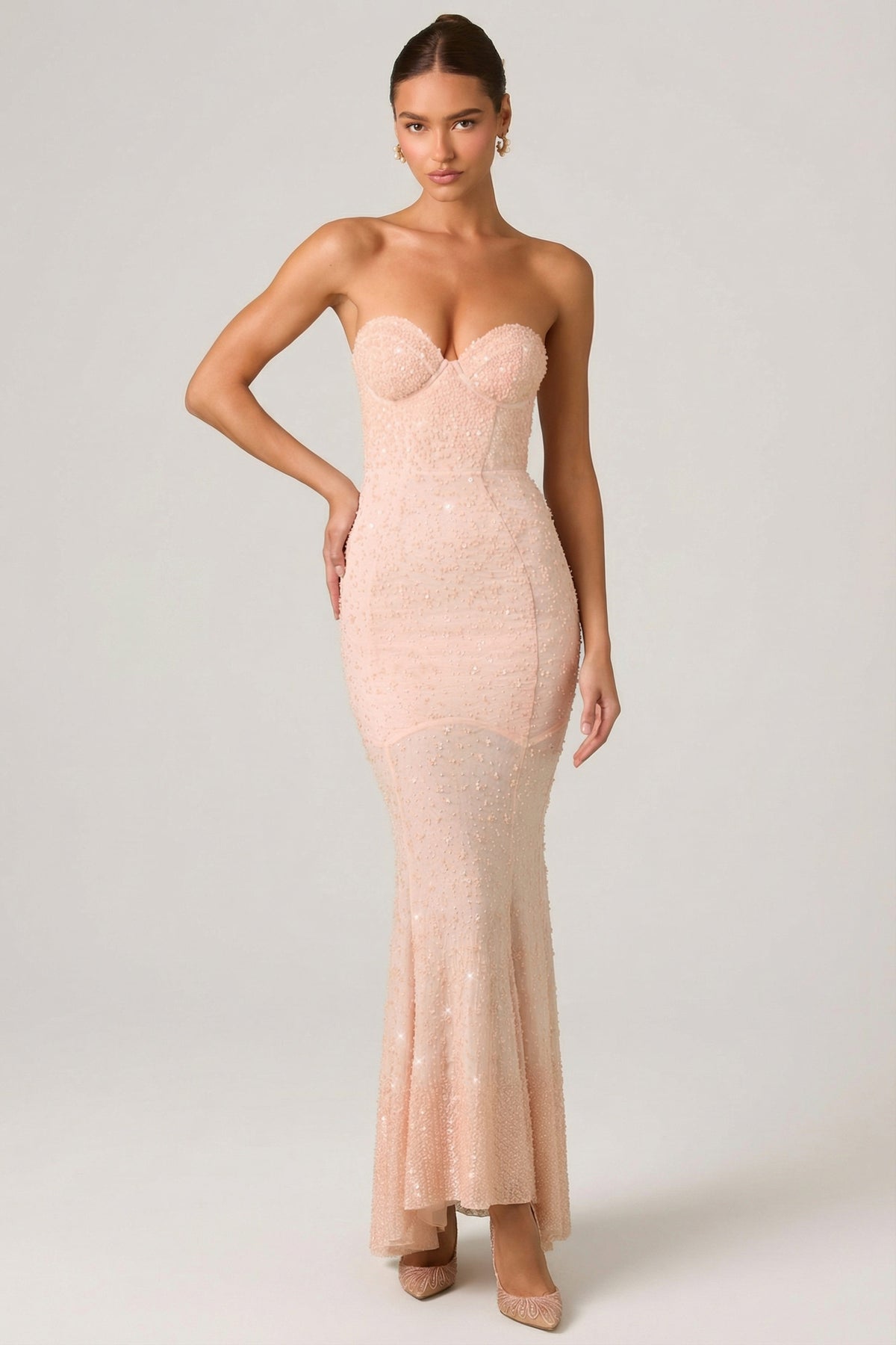 ⁣⁢Verziertes Fishtail-Abendkleid mit Herzausschnitt in Altrosa⁤⁣
