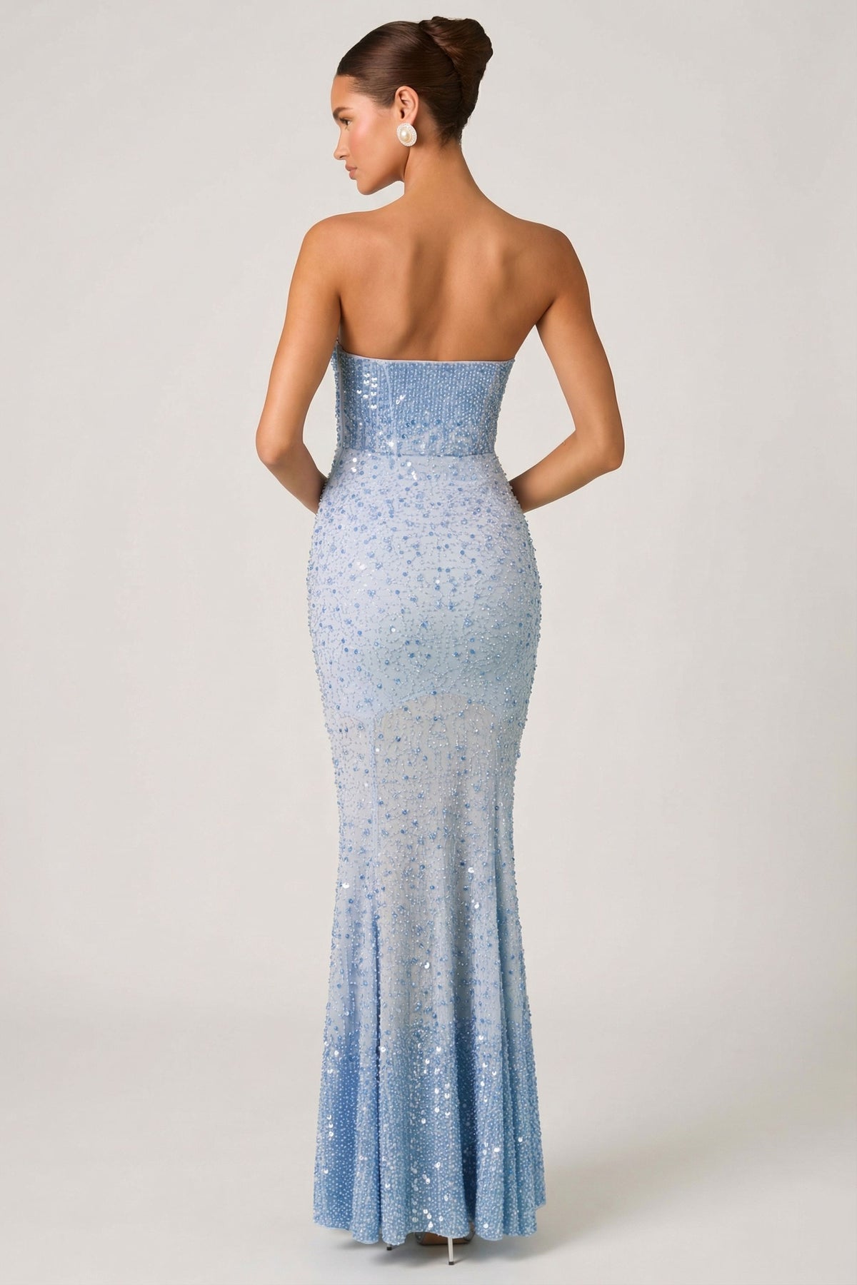 ⁣⁢Verziertes Fishtail-Abendkleid mit Herzausschnitt in Himmelblau⁤⁣