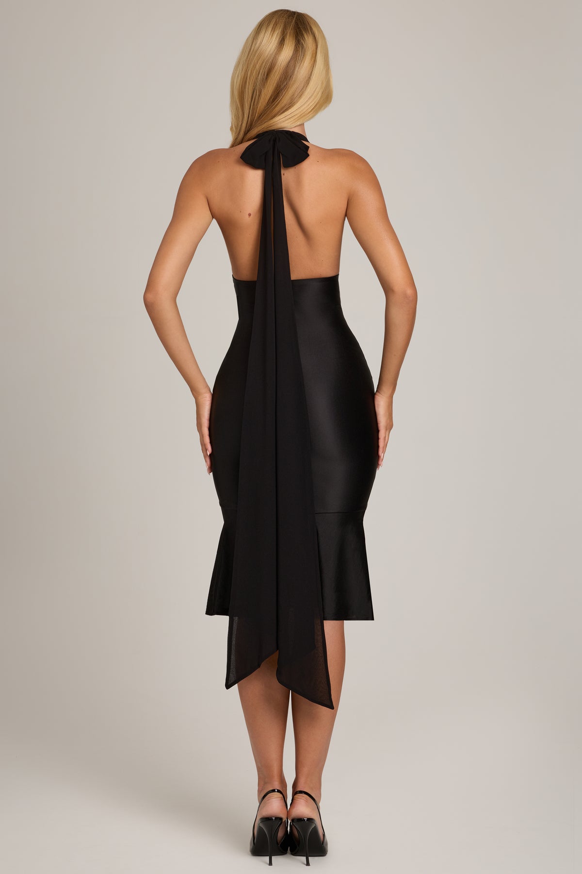 ⁣⁢Satin Jersey Midikleid in Schwarz⁤⁣