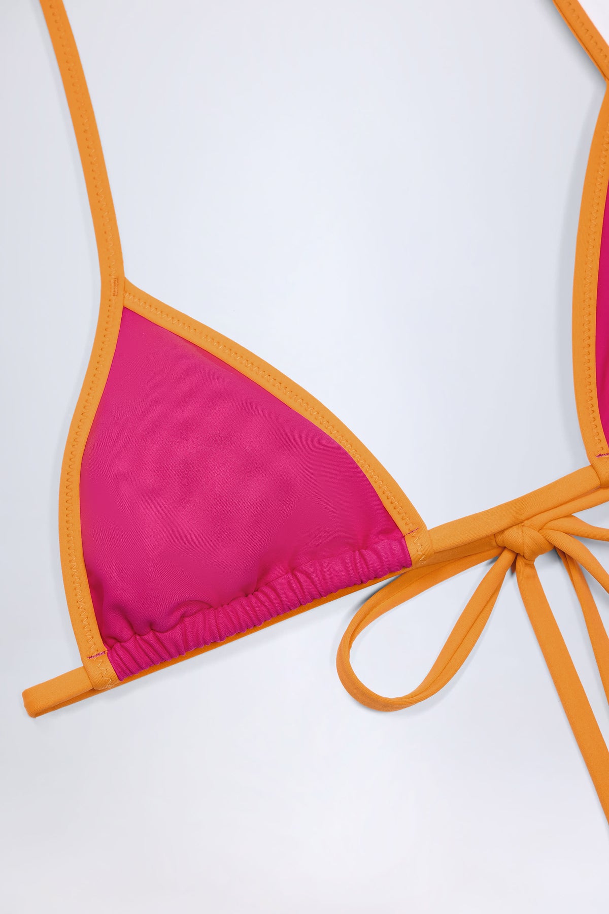 ⁣⁢Triangel-Bikinioberteil in Fuchsia Pink⁤⁣