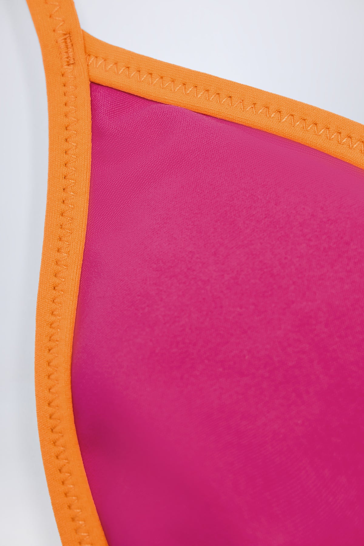 ⁣⁢Triangel-Bikinioberteil in Fuchsia Pink⁤⁣