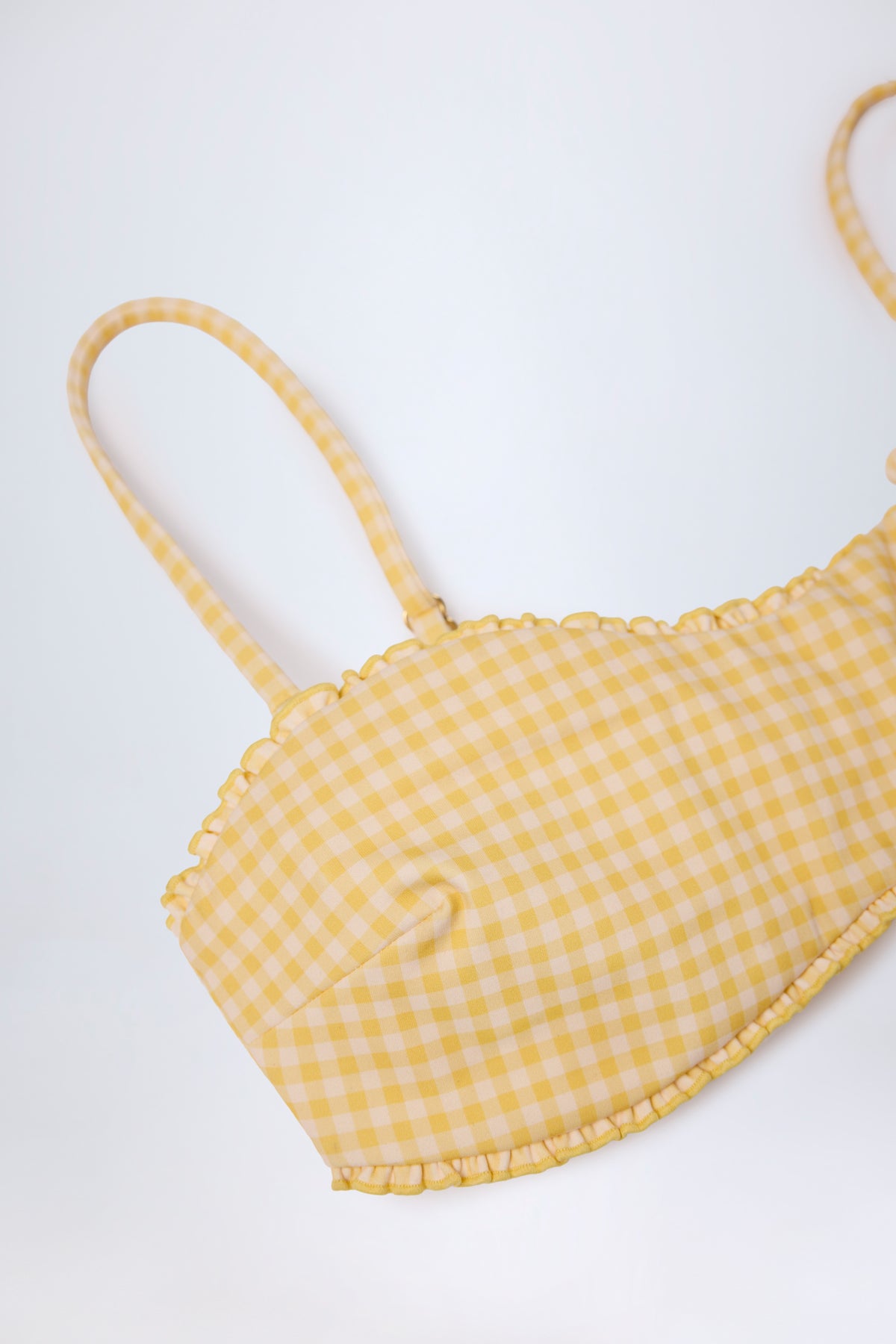 ⁣⁢Bandeau-Bikinioberteil mit Rüschen in Gelb Vichy-Karo⁤⁣