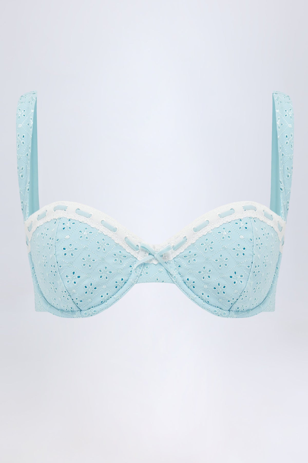 ⁣⁢Balconette-Bikinioberteil mit Bügel und Lochstickerei in Powder Blue⁤⁣