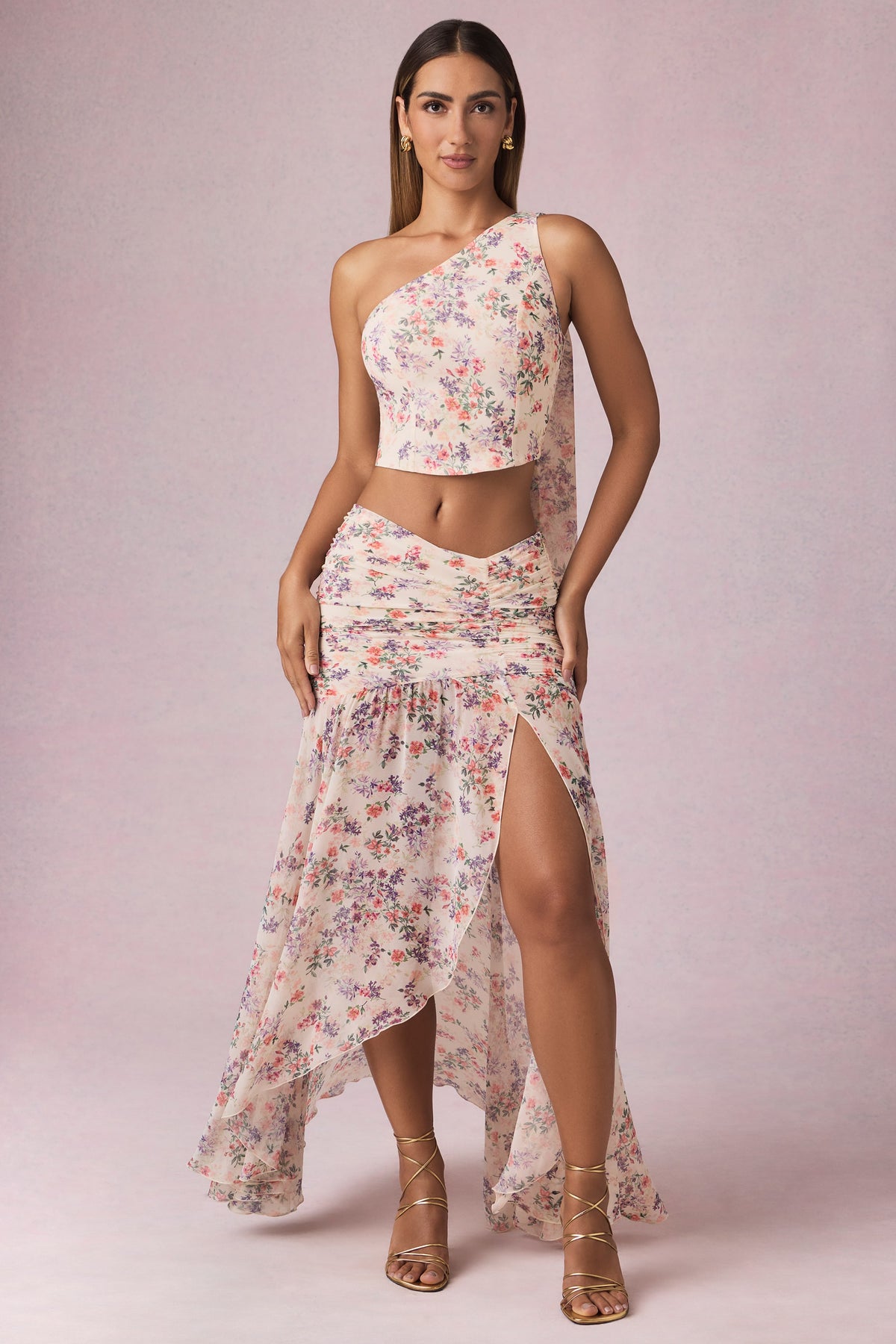 ⁣⁢Asymmetrischer geraffter Maxirock im Primrose-Blumenprint⁤⁣