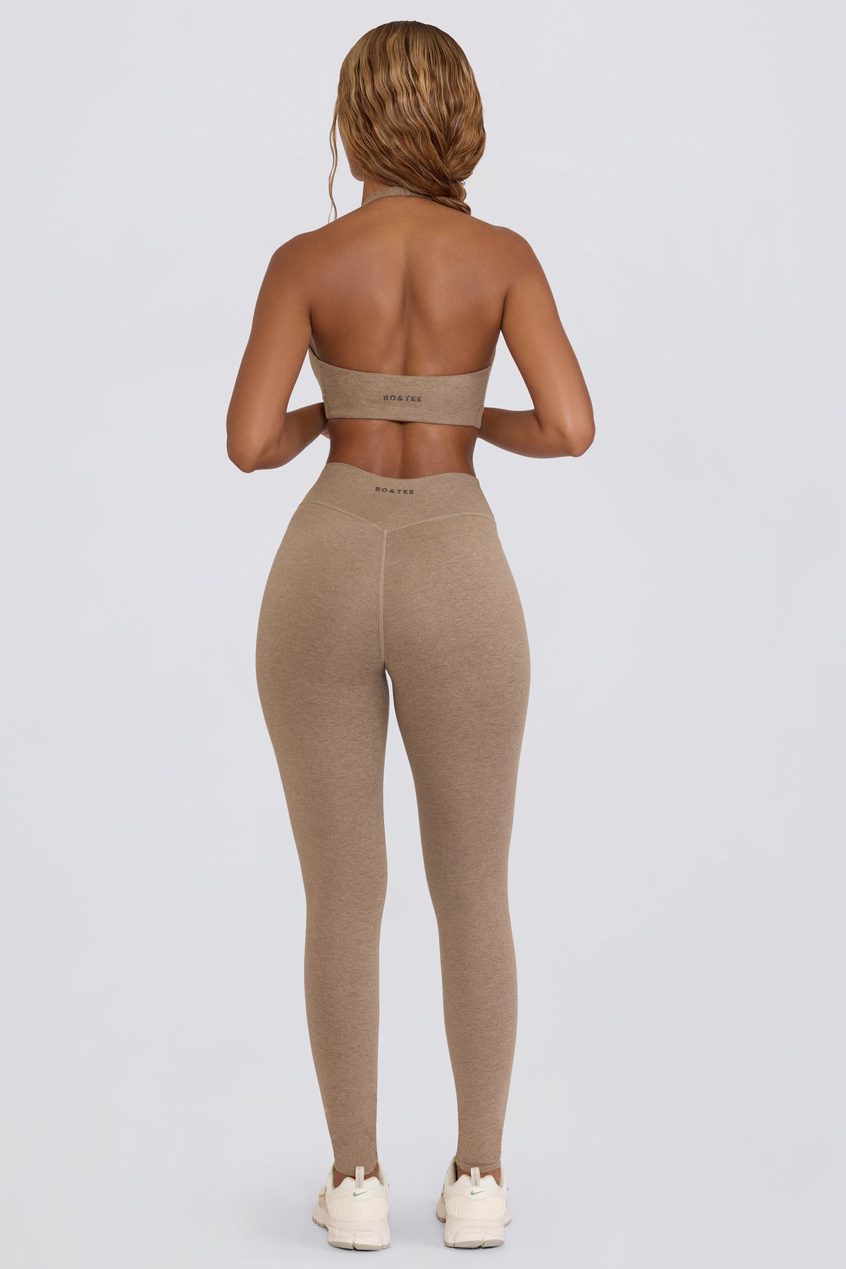 ⁣⁢Geraffte Mid-Waist-Leggings aus angerautem Jersey in Mokka meliert⁤⁣