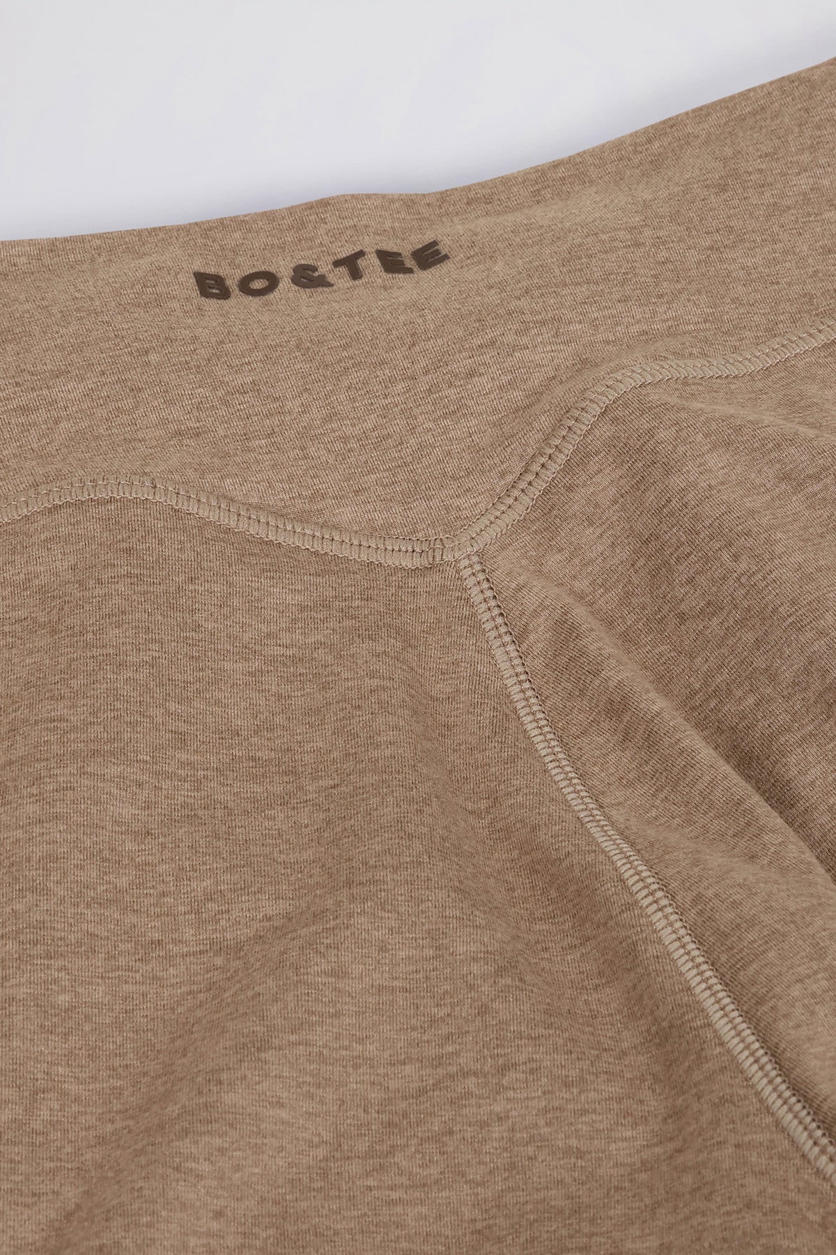 ⁣⁢Geraffte Mid-Waist-Leggings aus angerautem Jersey in Mokka meliert⁤⁣