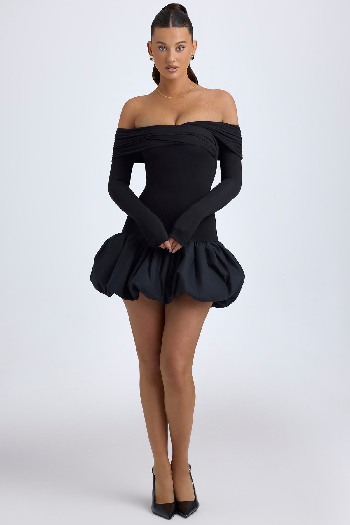 ⁣⁢Off-Shoulder-Modal-Minikleid mit Ballonsaum in Schwarz⁤⁣