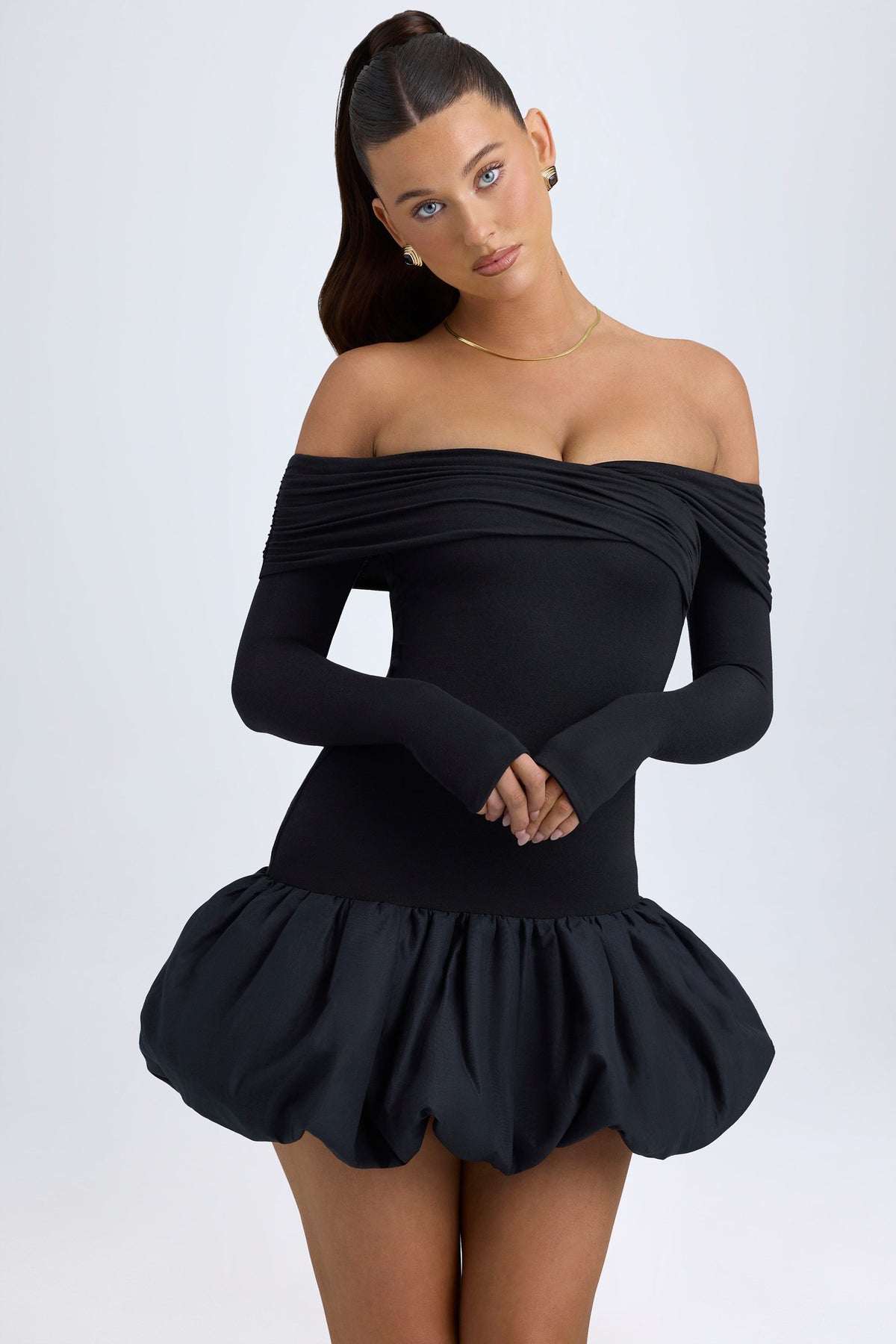 ⁣⁢Off-Shoulder-Modal-Minikleid mit Ballonsaum in Schwarz⁤⁣