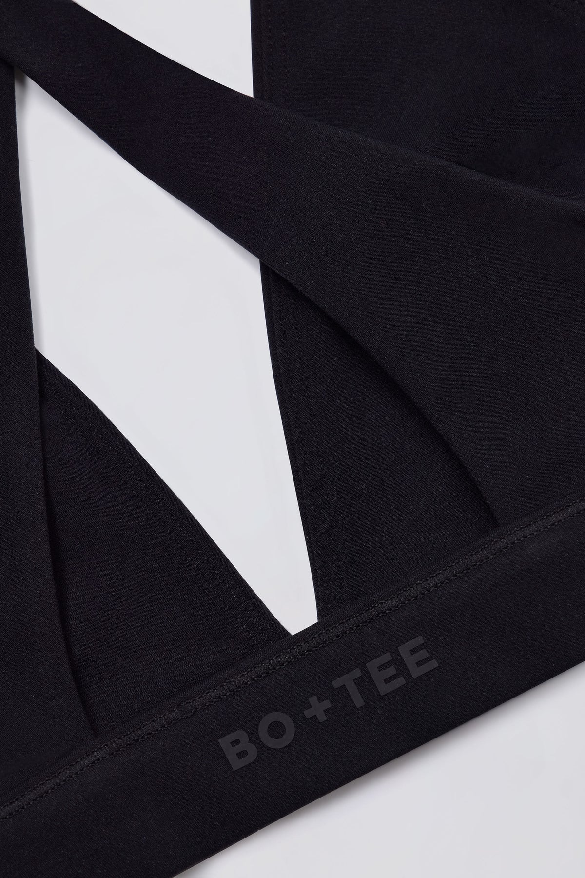 ⁣⁢Soft Active Sport-BH mit überkreuzten Trägern in Schwarz⁤⁣