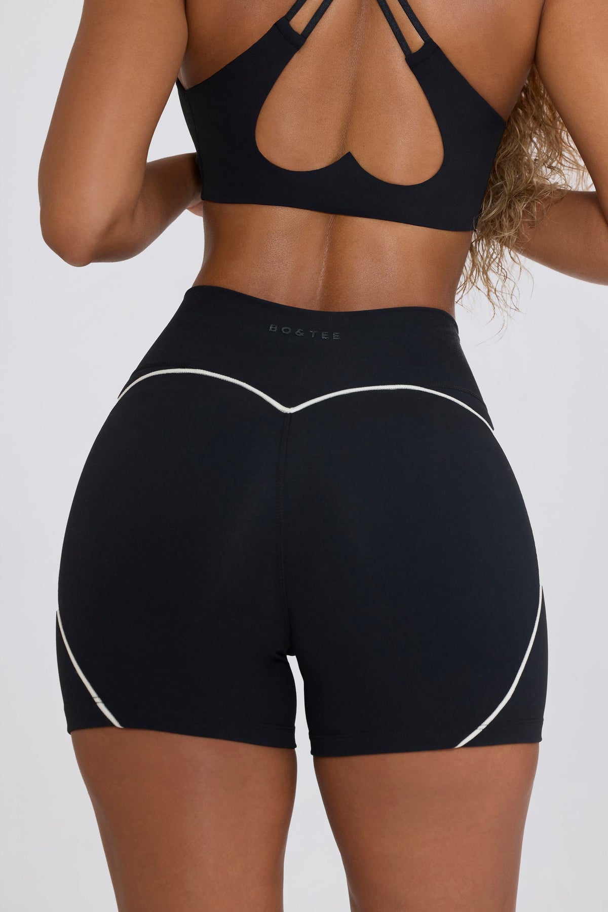 ⁣⁢Soft Active Minishorts in Schwarz⁤⁣