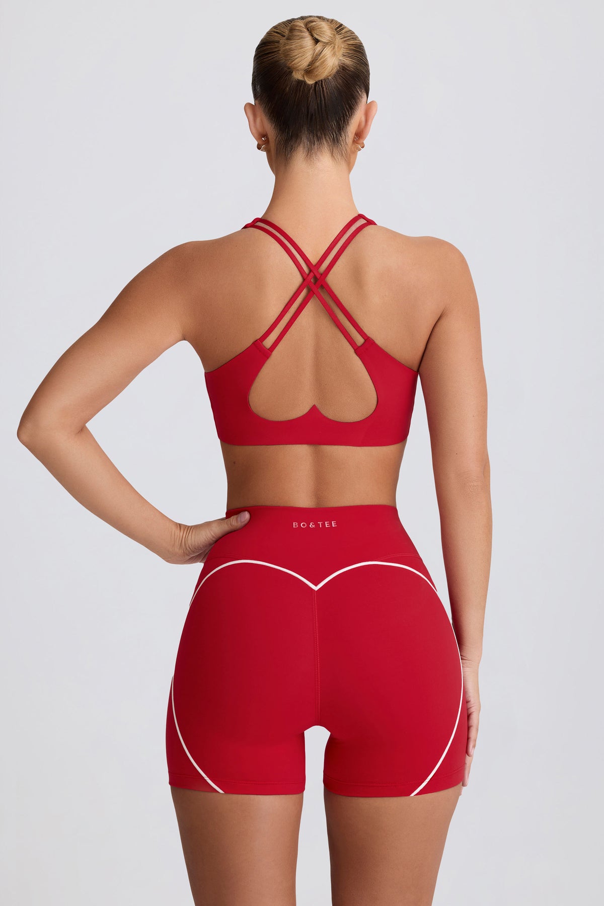 ⁣⁢Soft Active Sport-BH mit leichtem Halt in Hot Red⁤⁣