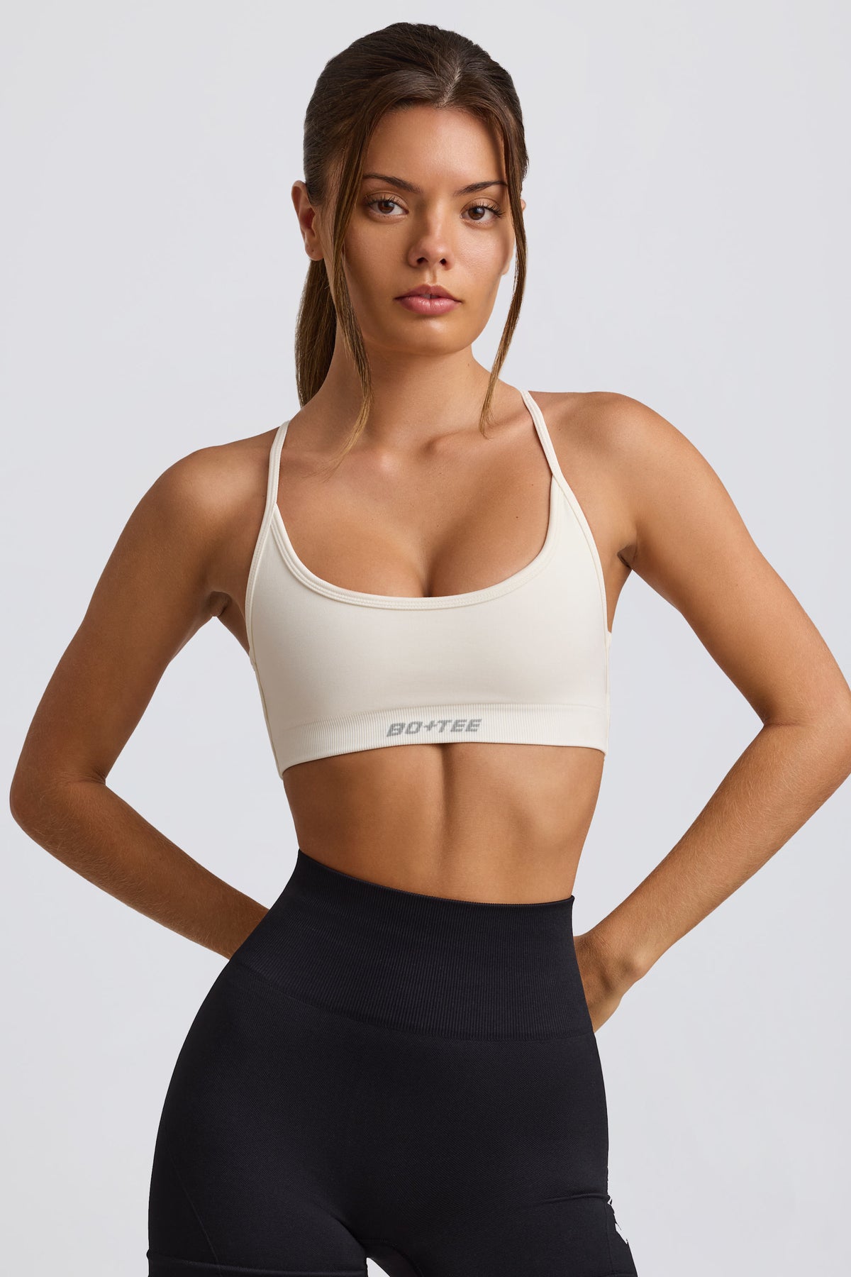⁣⁢Super Sculpt Nahtloser Rrückenfreier Sport-BH in Weiß⁤⁣