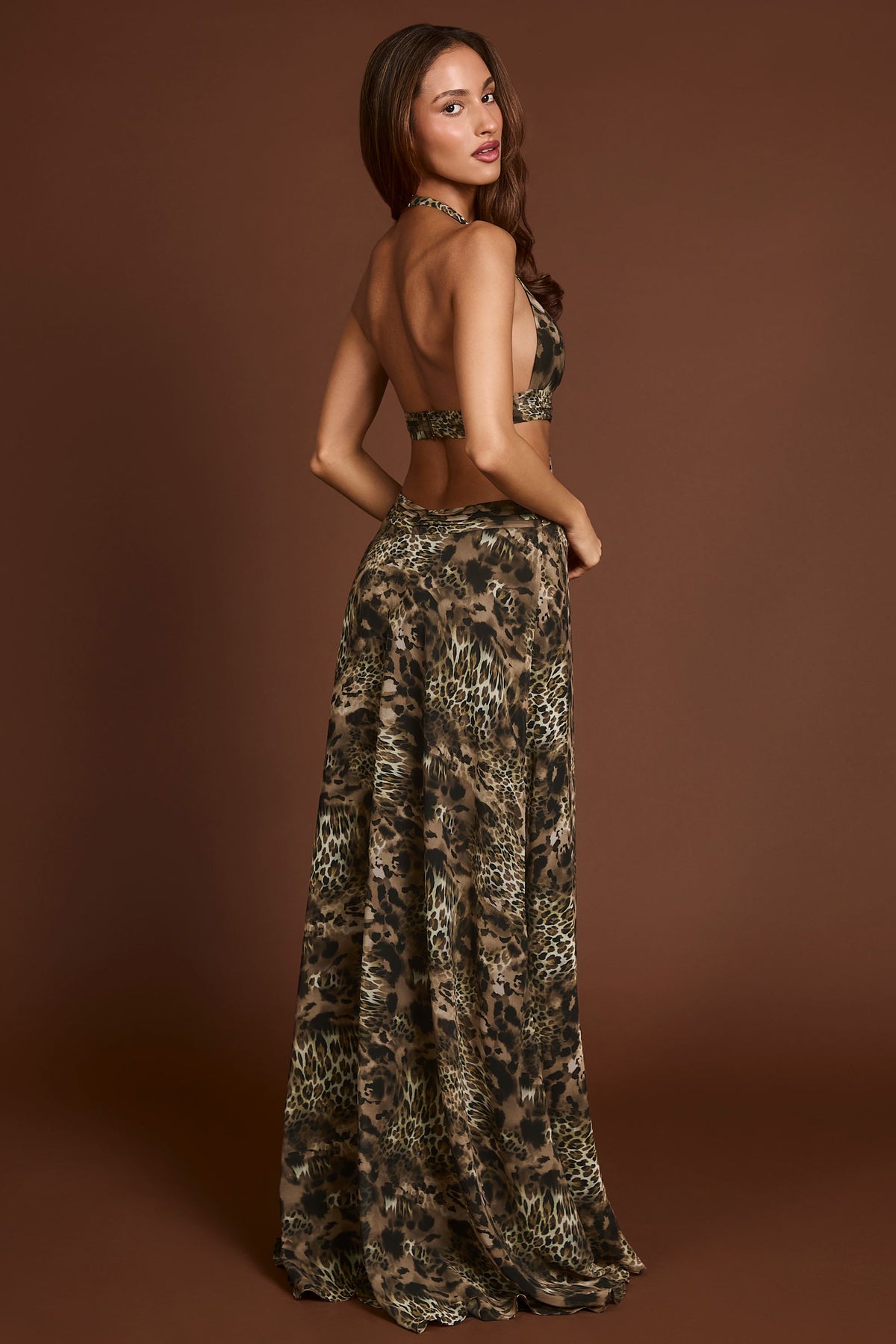 ⁣⁢Maxikleid mit tiefem Cut-out und Leopardenmuster⁤⁣