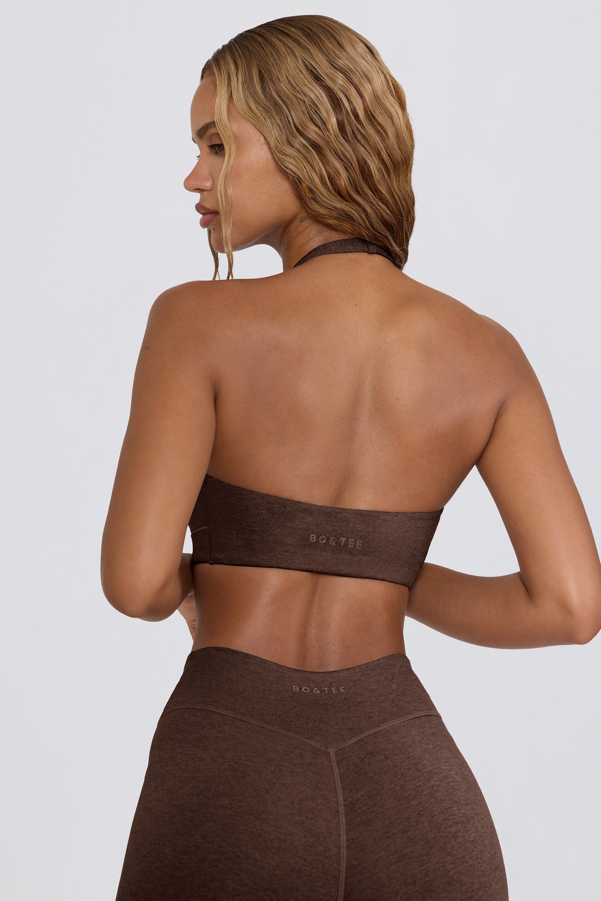 ⁣⁢Angerauter Jersey Sport-BH mit V-Ausschnitt in Pecan Marl⁤⁣ - 2