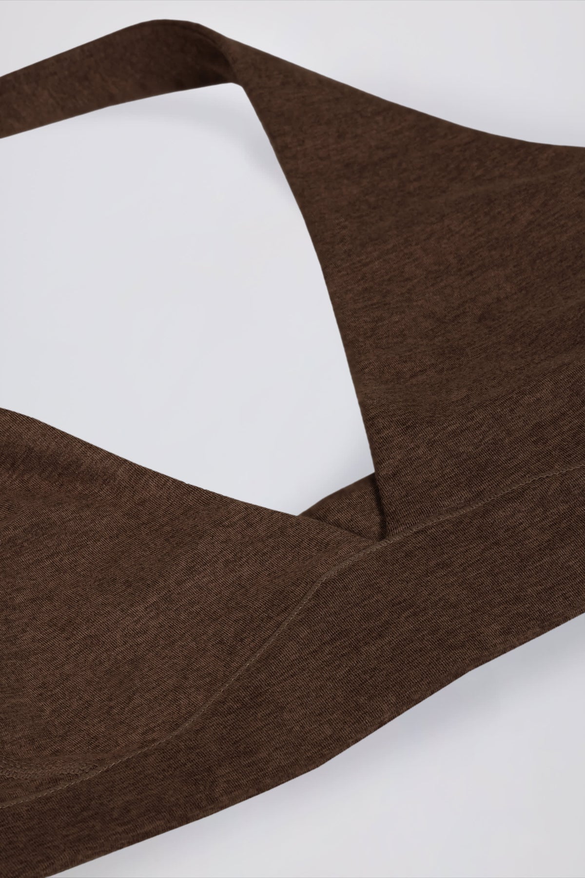 ⁣⁢Sport-BH mit V-Ausschnitt aus angerautem Jersey in Pekan meliert⁤⁣