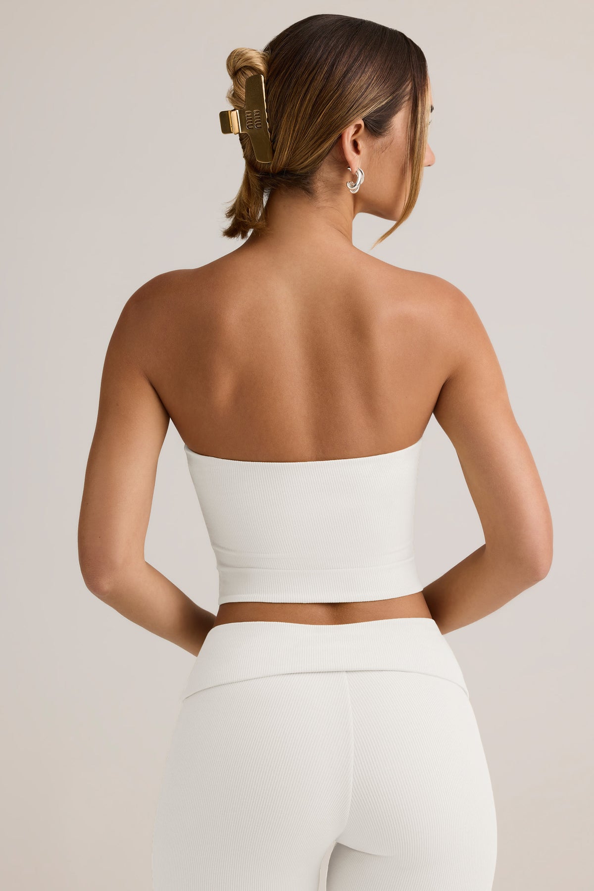 ⁣⁢Trägerloses Modal-Crop-Top in Weiß⁤⁣