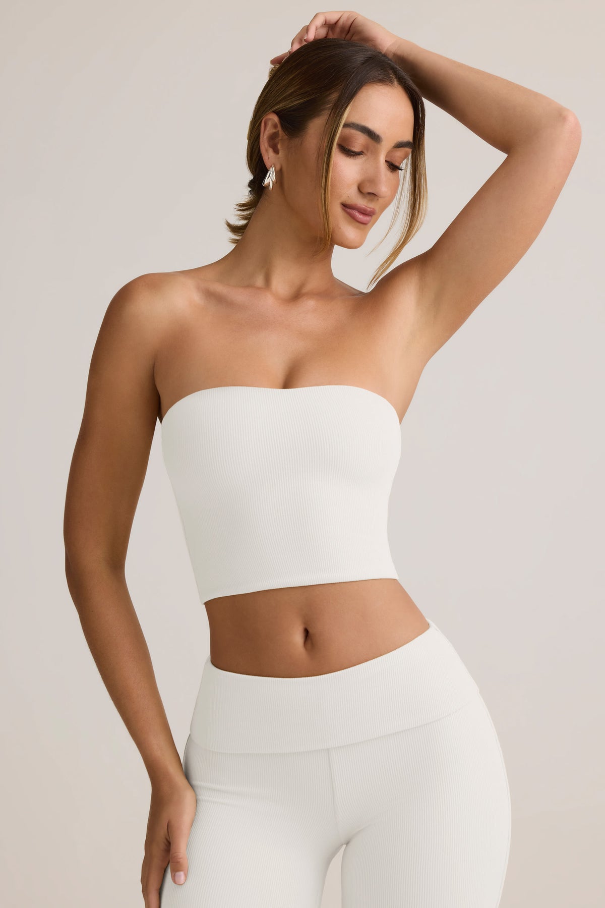 ⁣⁢Trägerloses Modal-Crop-Top in Weiß⁤⁣