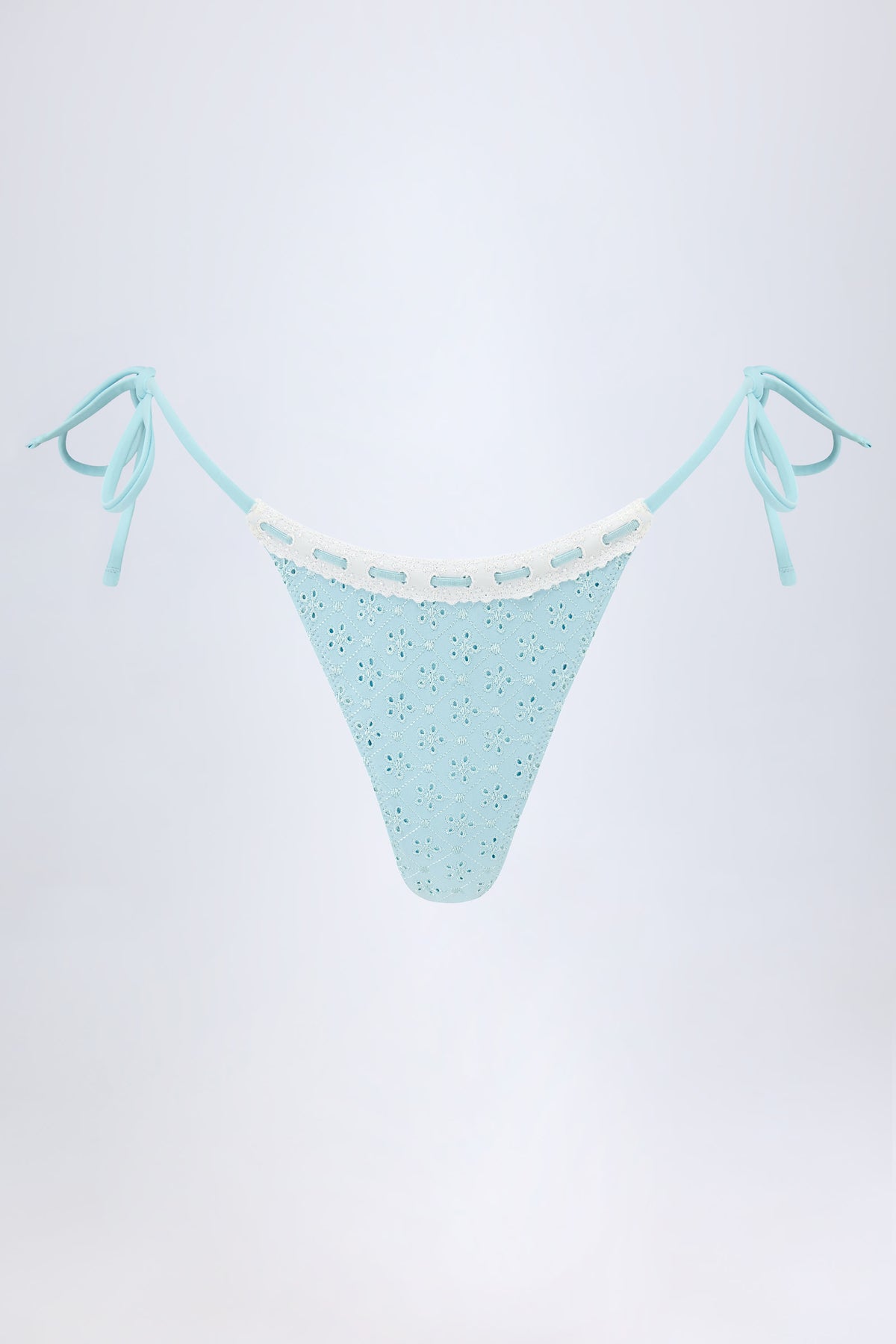 ⁣⁢Broderie Anglaise Tanga-Bikinihose mit seitlichen Bindebändern in Powder Blue⁤⁣ - 2