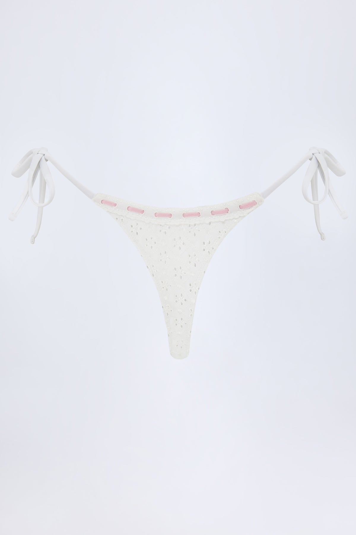 ⁣⁢Broderie Anglaise Tanga-Bikinihose mit seitlichen Bindebändern in Weiß⁤⁣