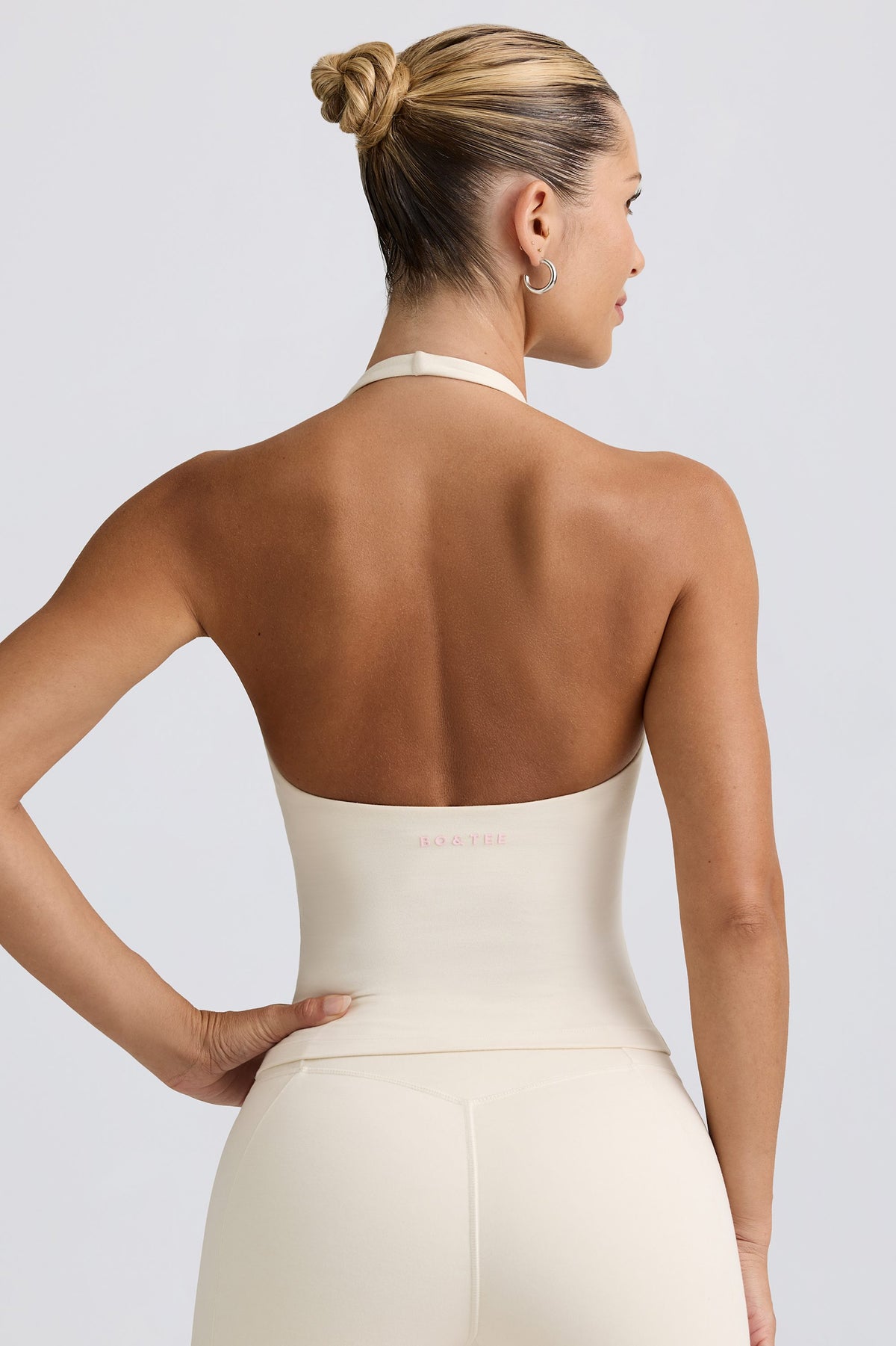 ⁣⁢Neckholder-Tanktop mit offenem Rücken in Vanille⁤⁣ - 2