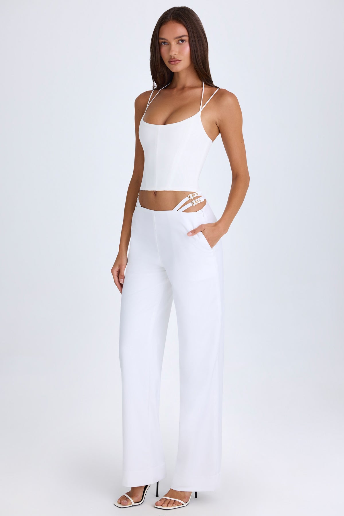 ⁣⁢Wide-Leg-Hose mit Cut-out und Gürtel in Weiß⁤⁣