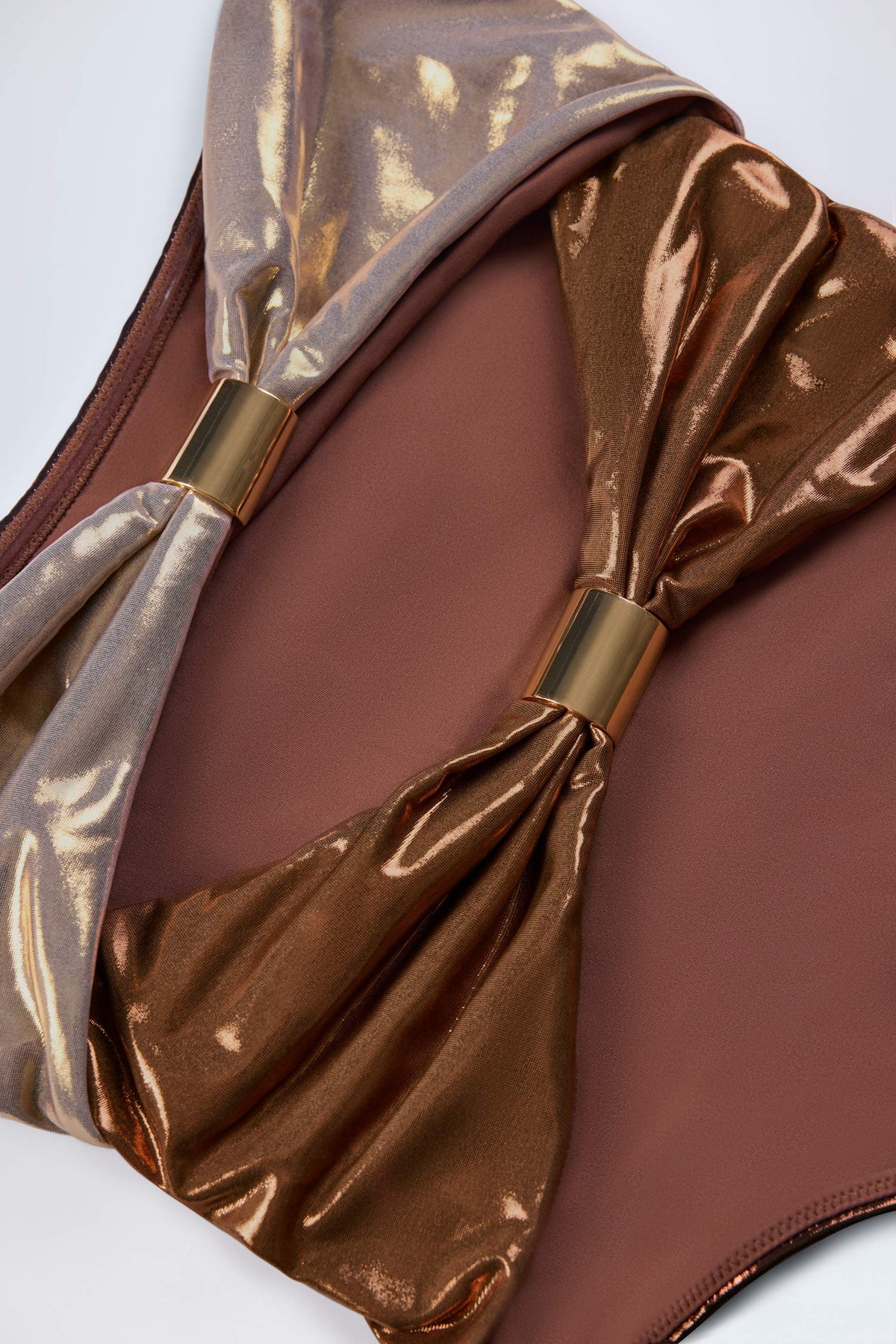 ⁣⁢Cut-out-Badeanzug mit Panel-Details in Bronzegold⁤⁣