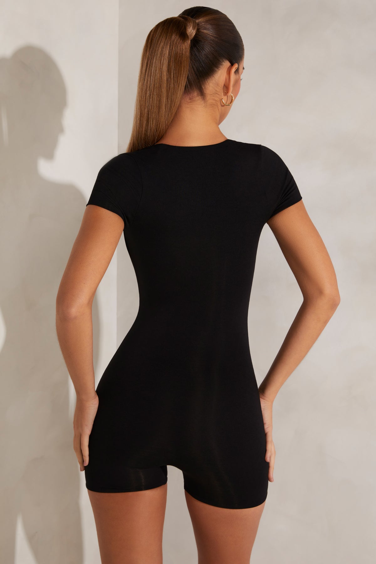 ⁣⁢Unitard mit Kappärmeln und Karree-Ausschnitt in Schwarz⁤⁣